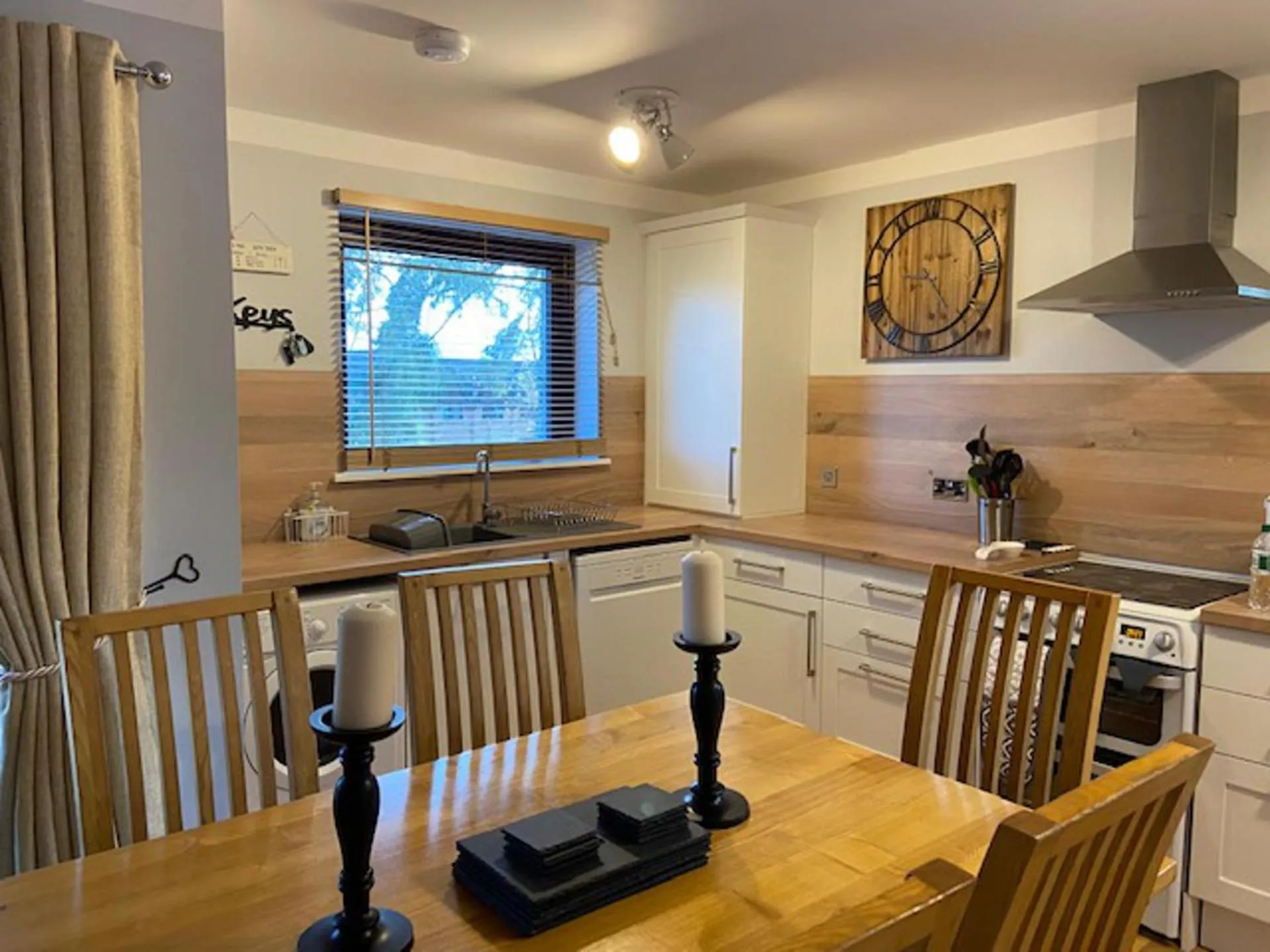 Dining area in Blairgowrie Luxury 3 Bed Lodge with Hot Tub