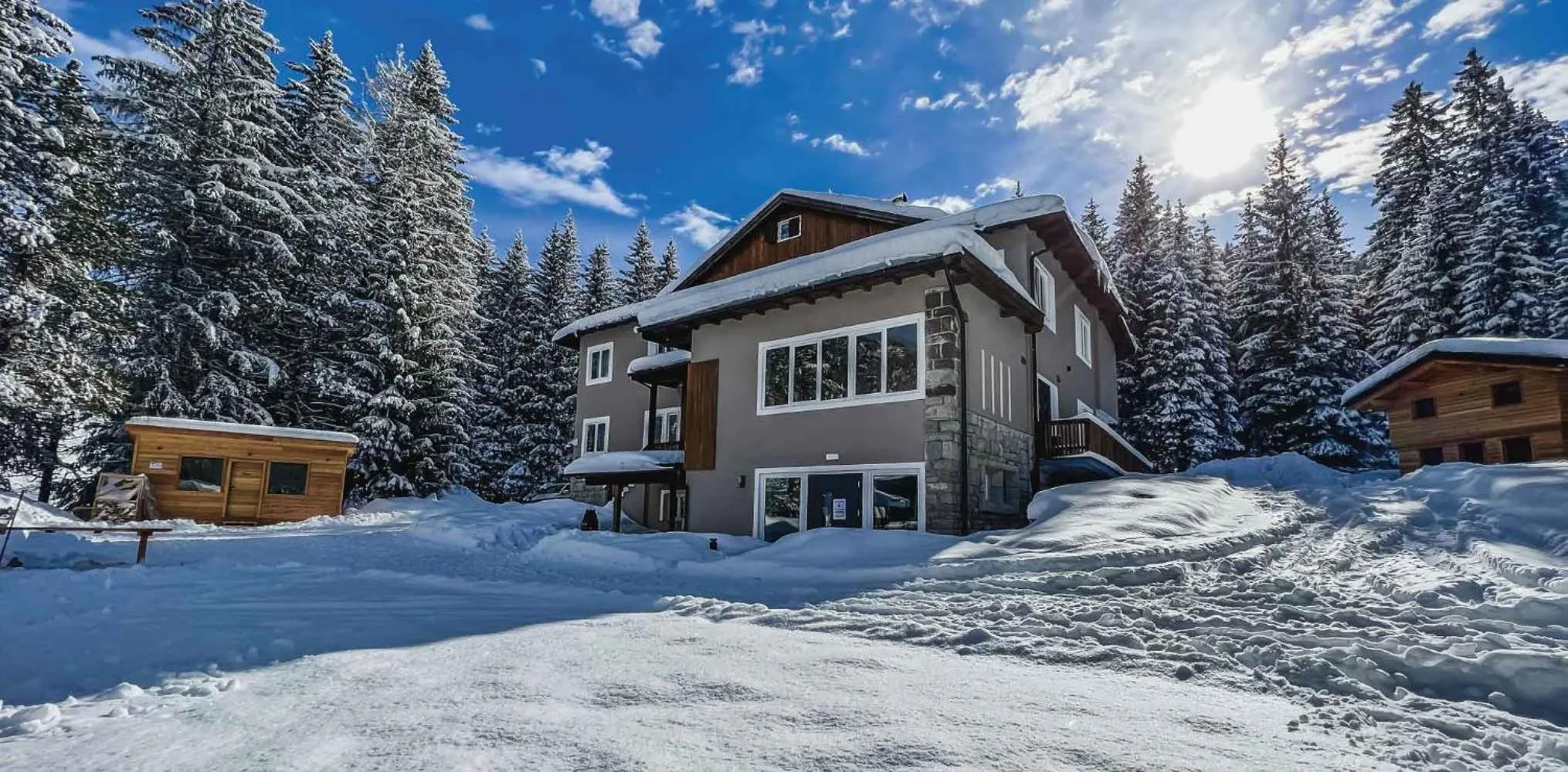 Property building in Chalet Queen
