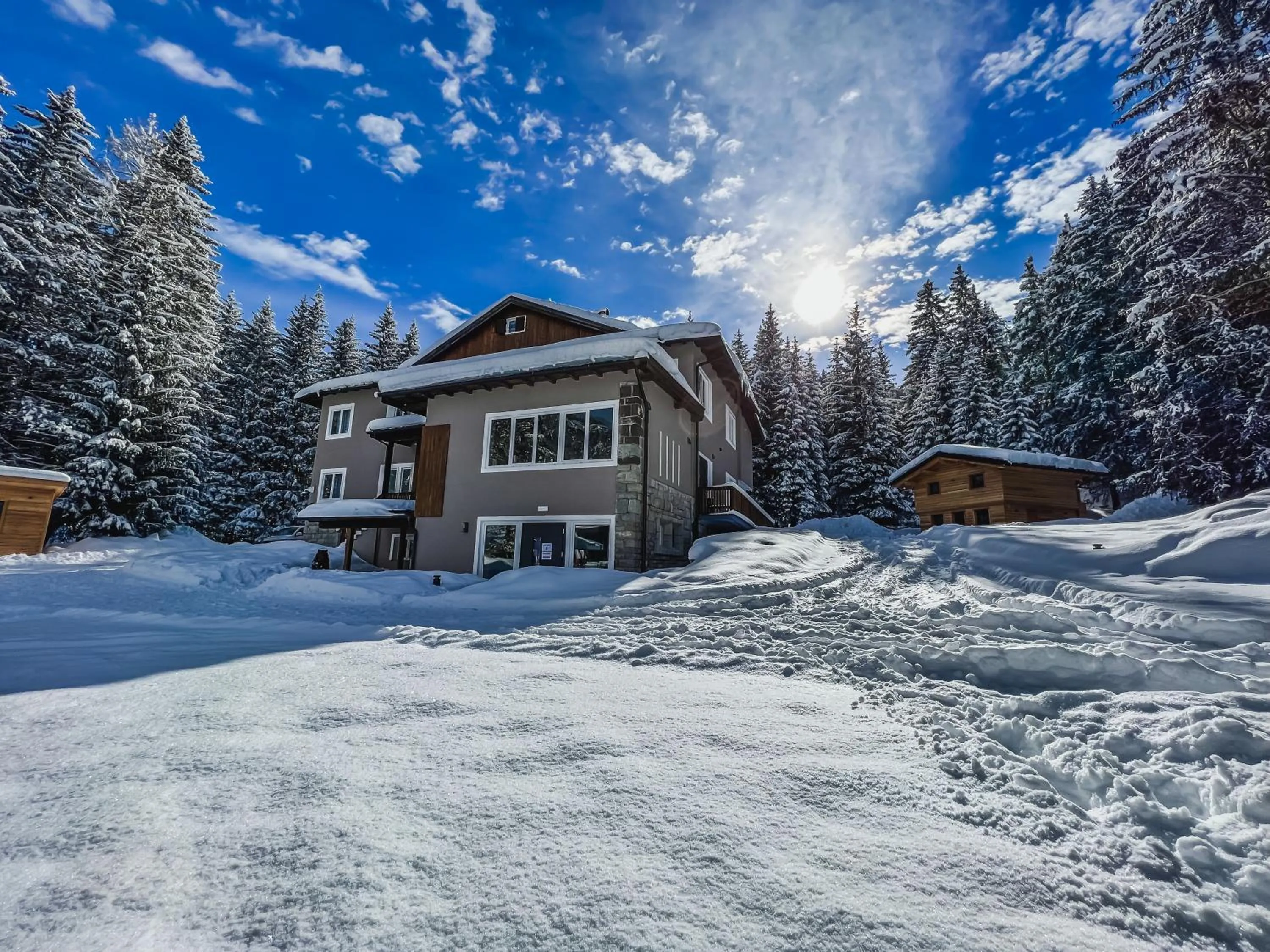 Property building in Chalet Queen