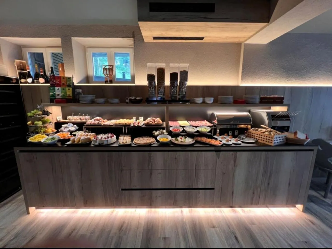 Breakfast in Chalet Queen