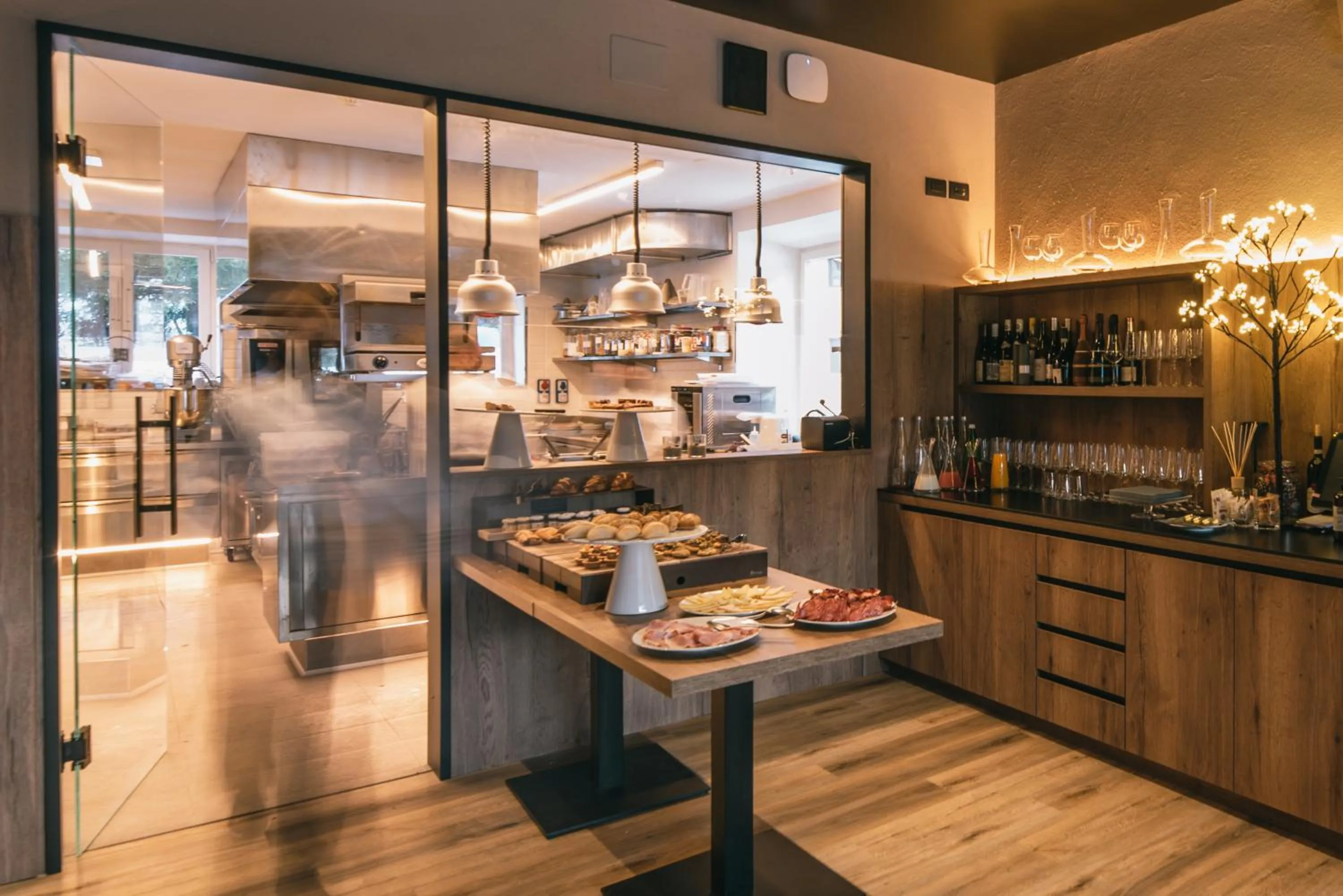 Restaurant/places to eat in Chalet Queen