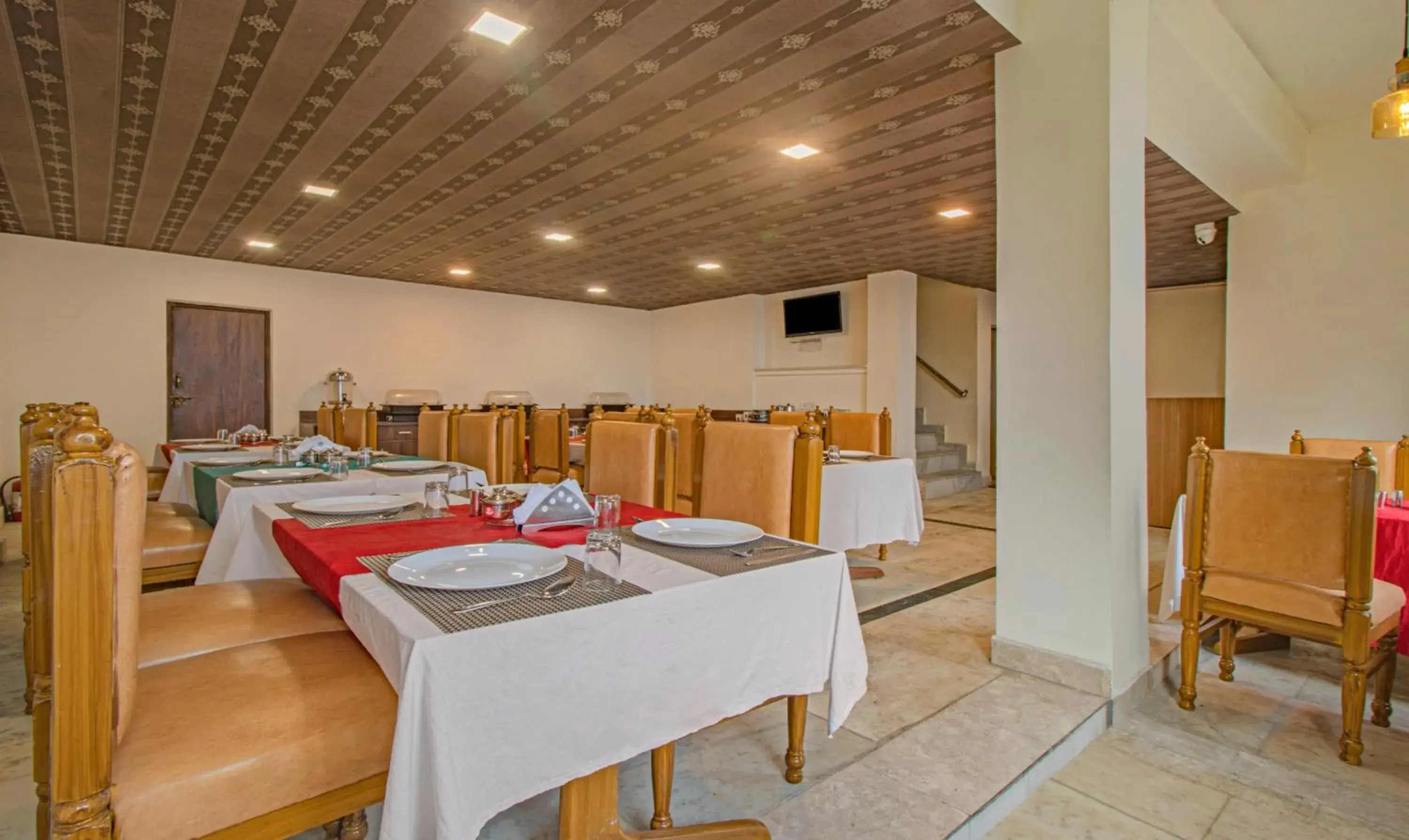 Restaurant/places to eat in Treebo Raj Mall Road Restaurant/places to eat in Treebo Raj Mall Road