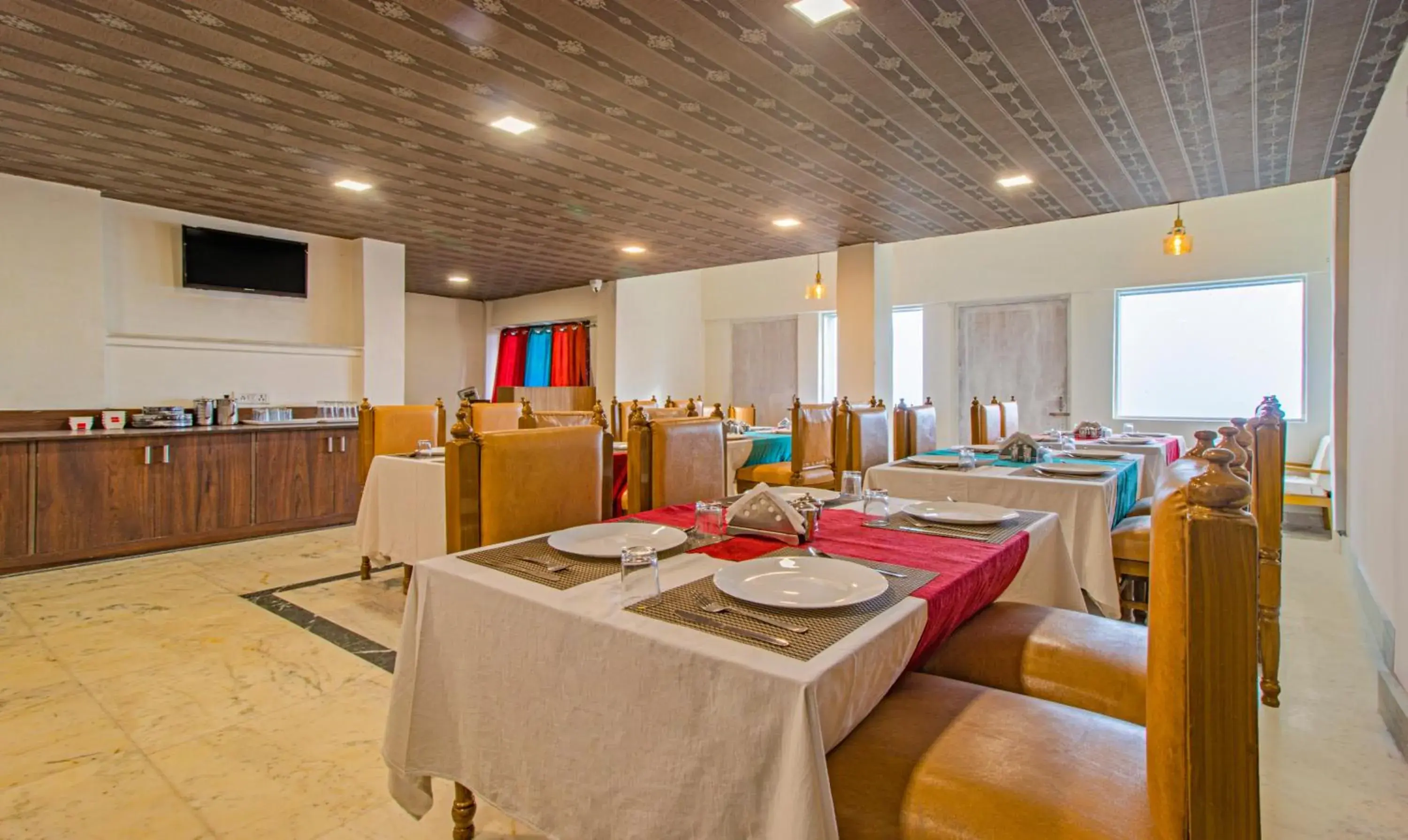 Restaurant/places to eat in Treebo Raj Mall Road Restaurant/places to eat in Treebo Raj Mall Road