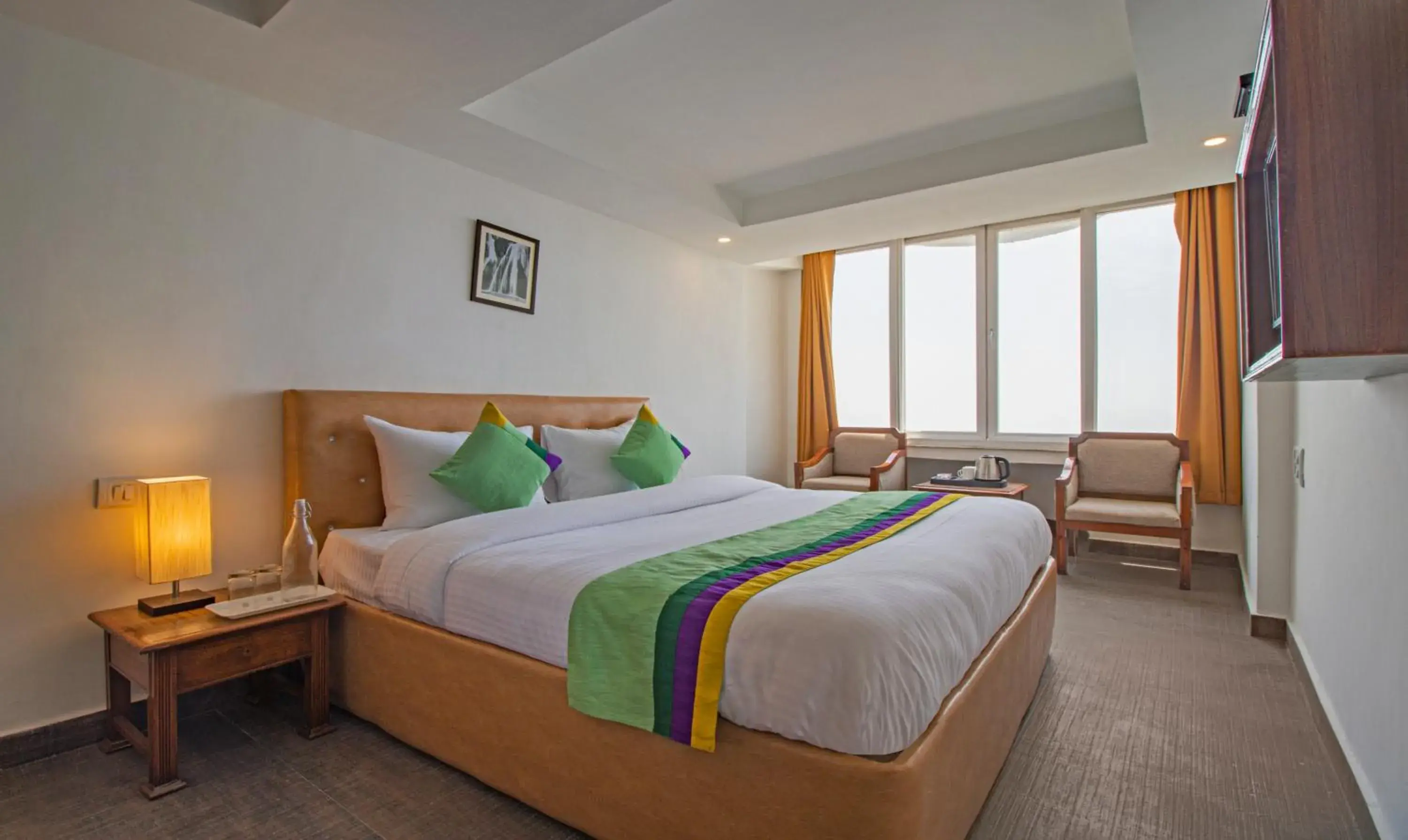 Bedroom, Bed in Treebo Raj Mall Road Bedroom, Bed in Treebo Raj Mall Road