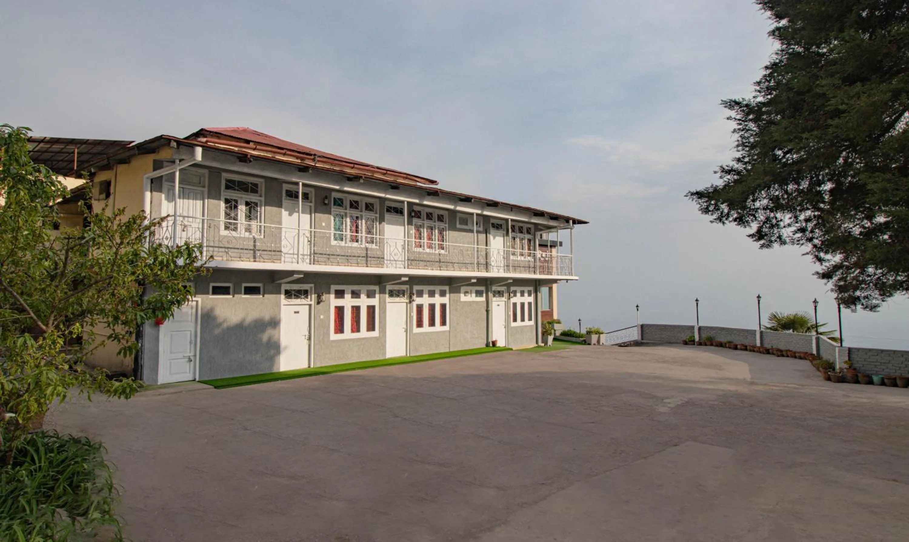 Property building in Treebo Raj Mall Road