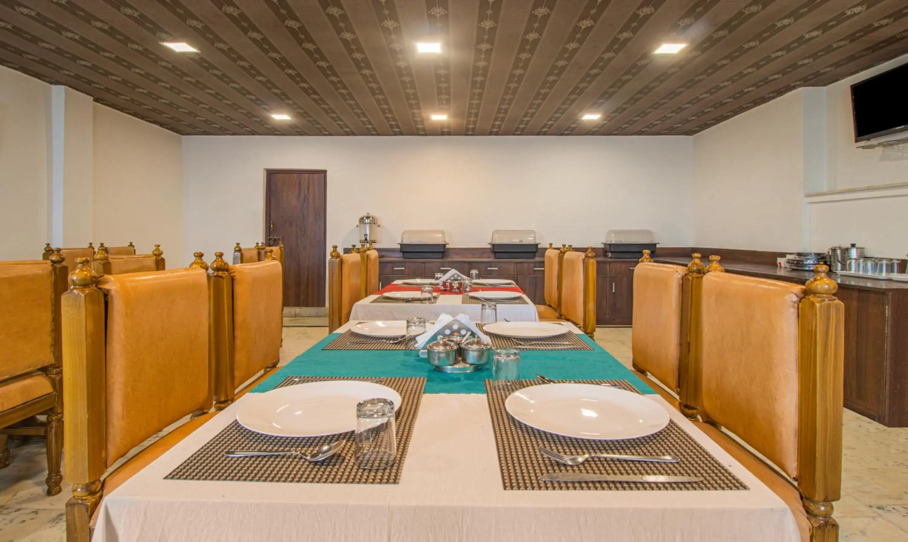 Restaurant/places to eat in Treebo Raj Mall Road Restaurant/places to eat in Treebo Raj Mall Road