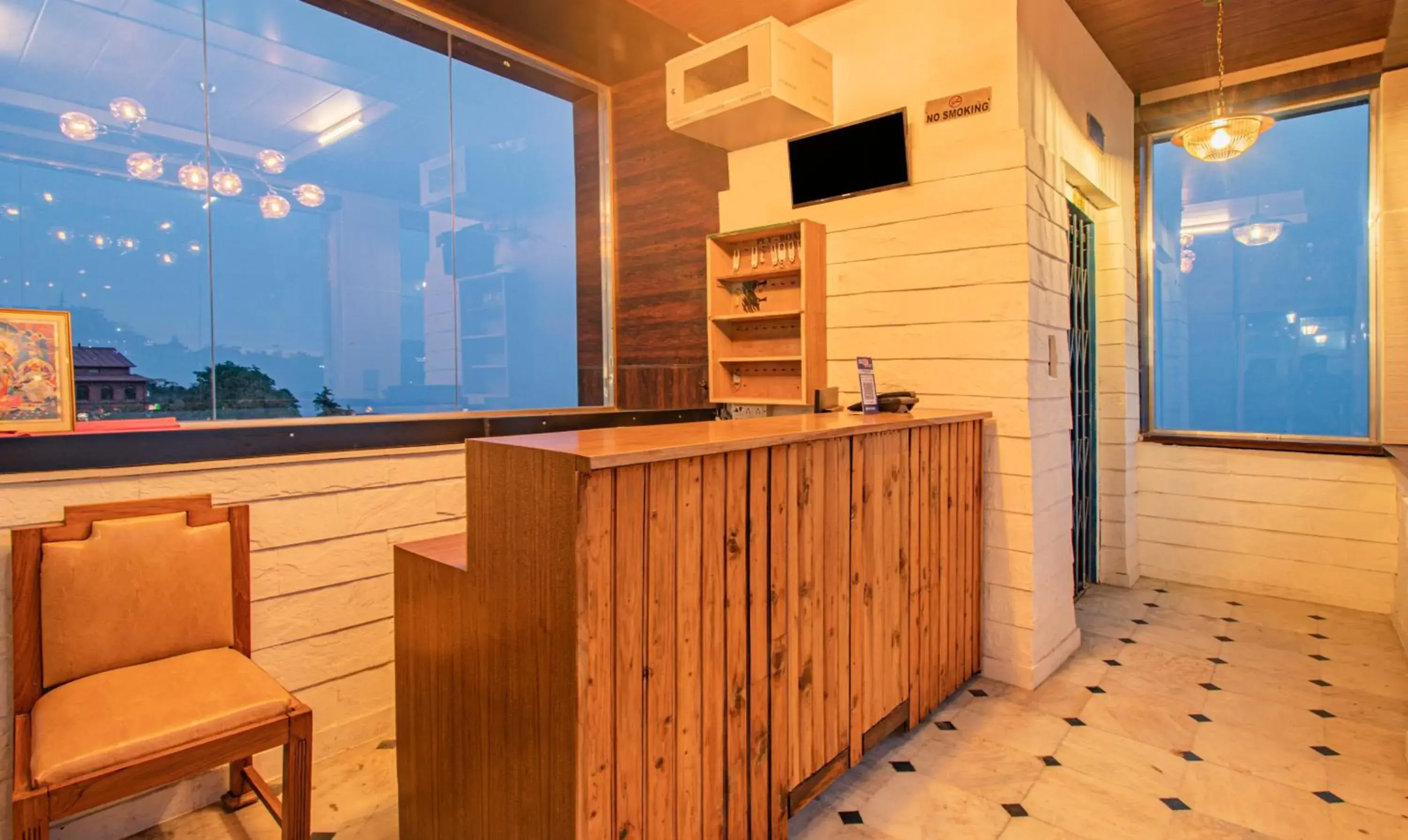 Lobby or reception in Treebo Raj Mall Road Lobby or reception in Treebo Raj Mall Road