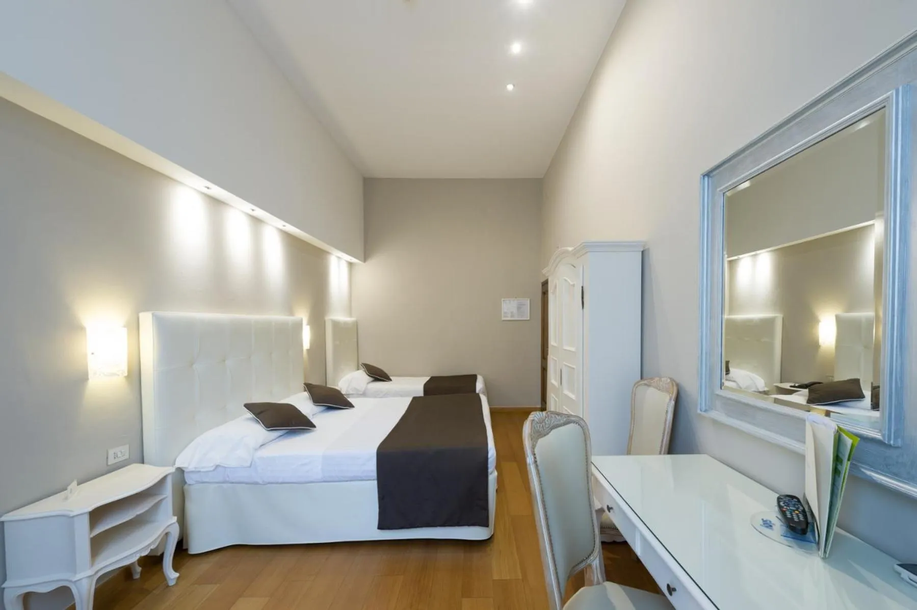 Bedroom, Bed in Hotel Cosimo de' Medici