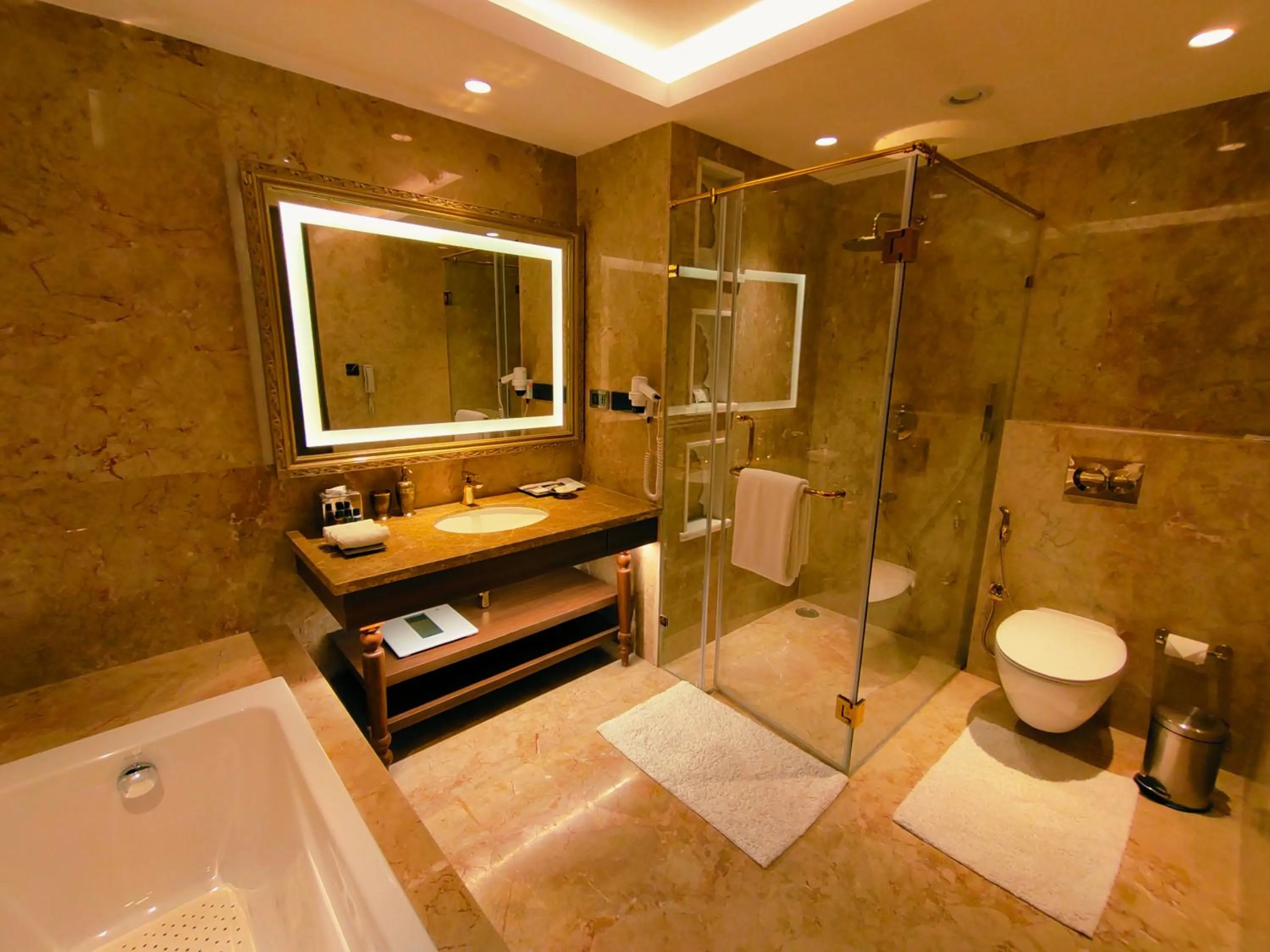 Shower in Kaldan Samudhra Palace