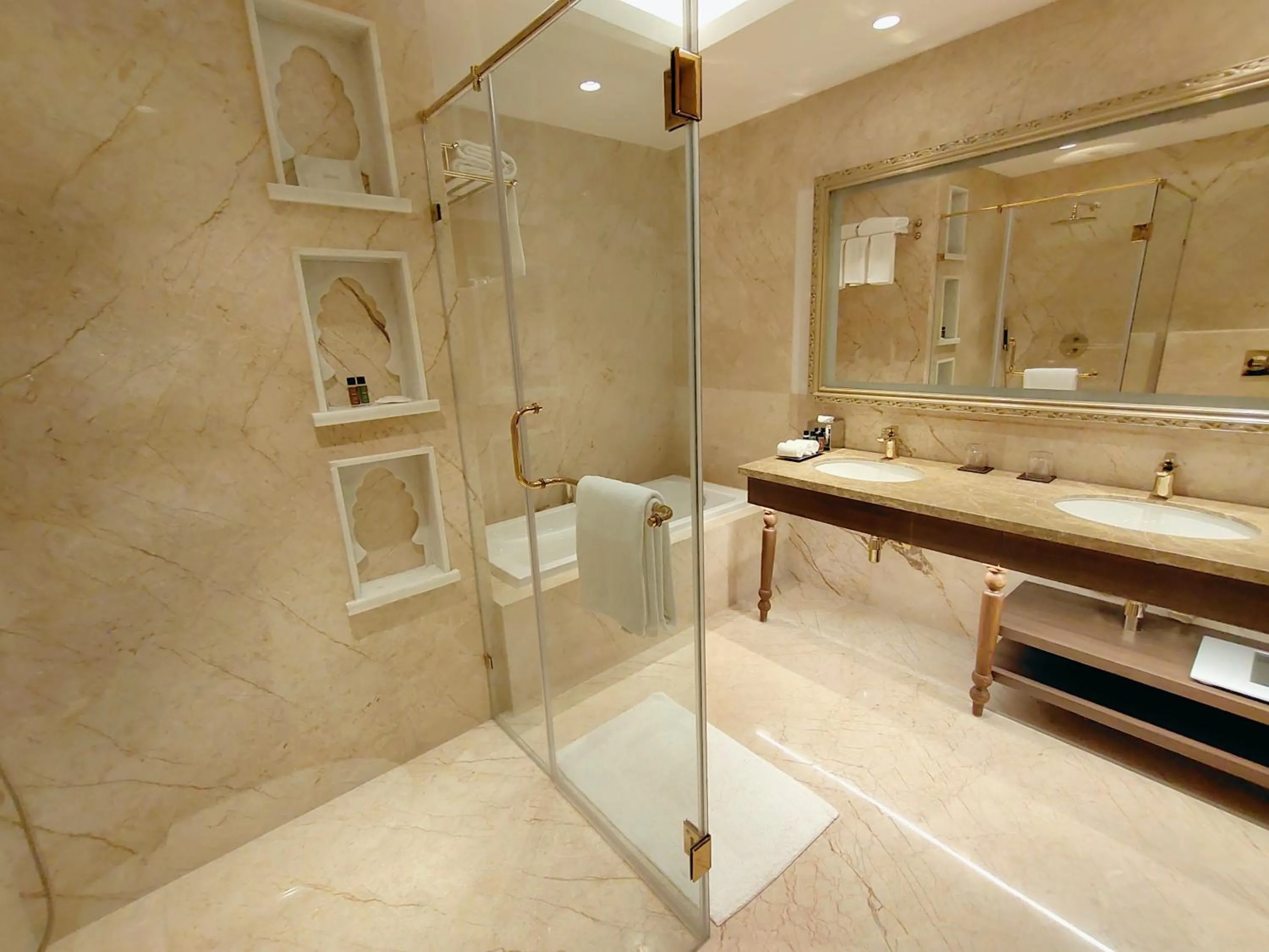 Bathroom in Kaldan Samudhra Palace