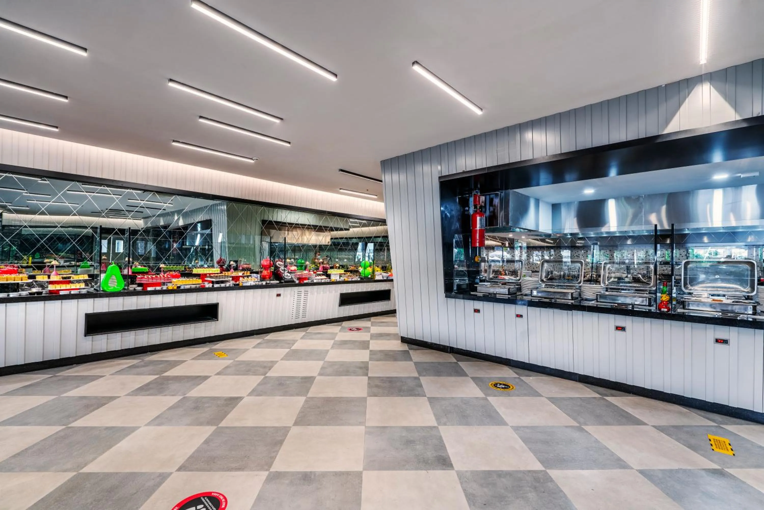 Restaurant/places to eat in Arnor De Luxe Hotel & Spa