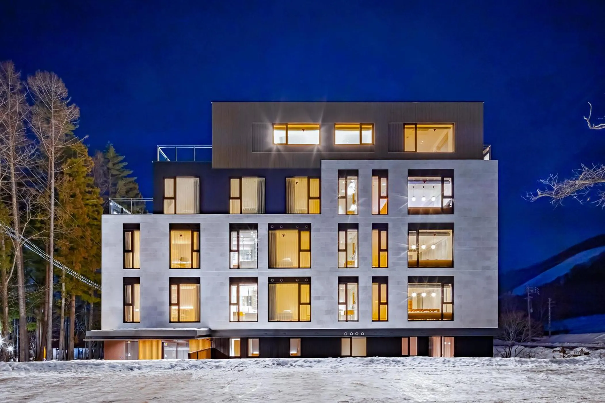 Property building in ROKA by HHG