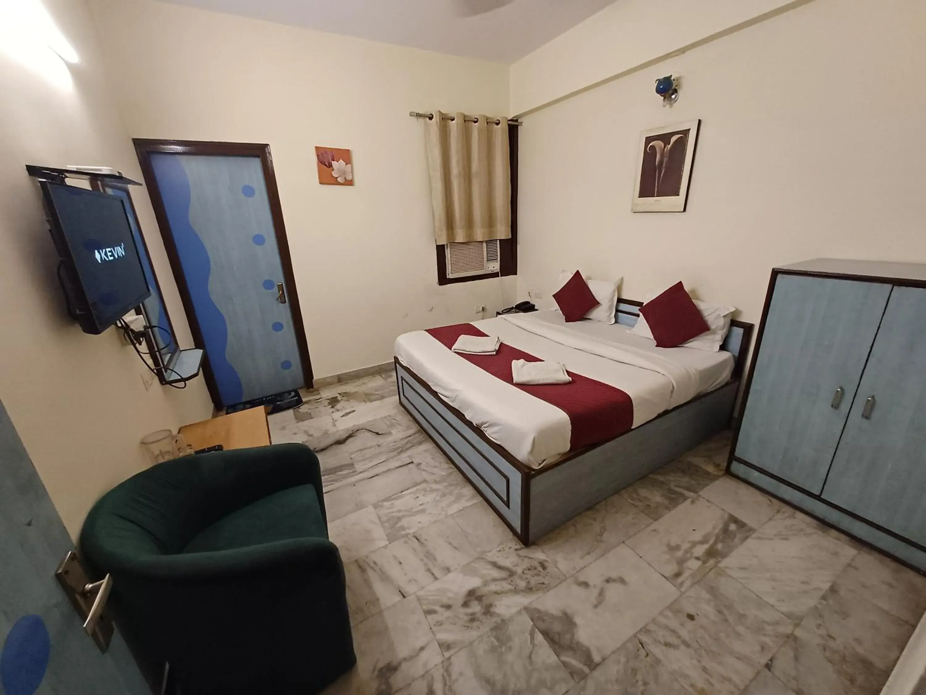 Bedroom, Bed in Hotel V inn Sindhi Camp Bedroom, Bed in Hotel V inn Sindhi Camp