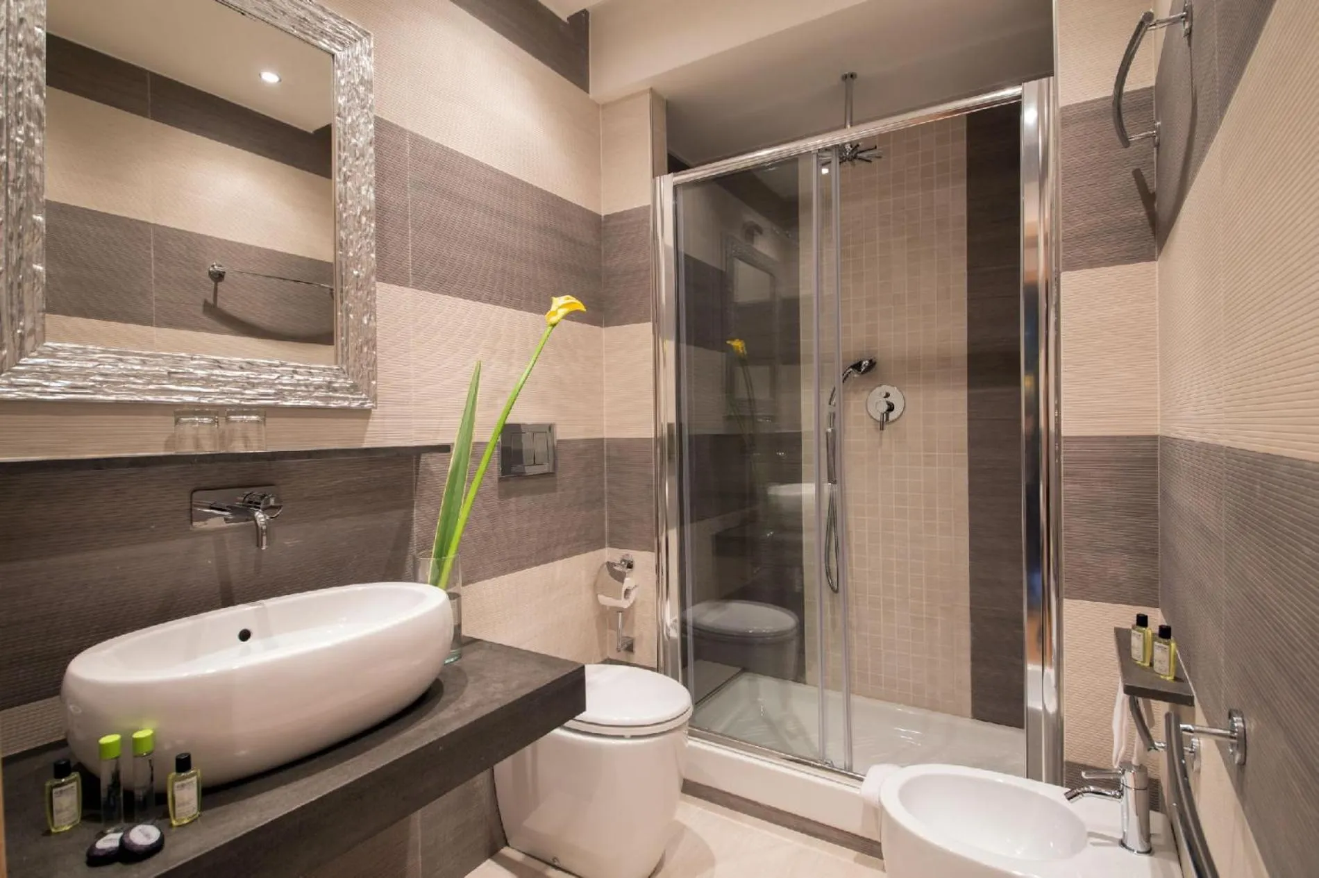 Shower in Hotel Morgana