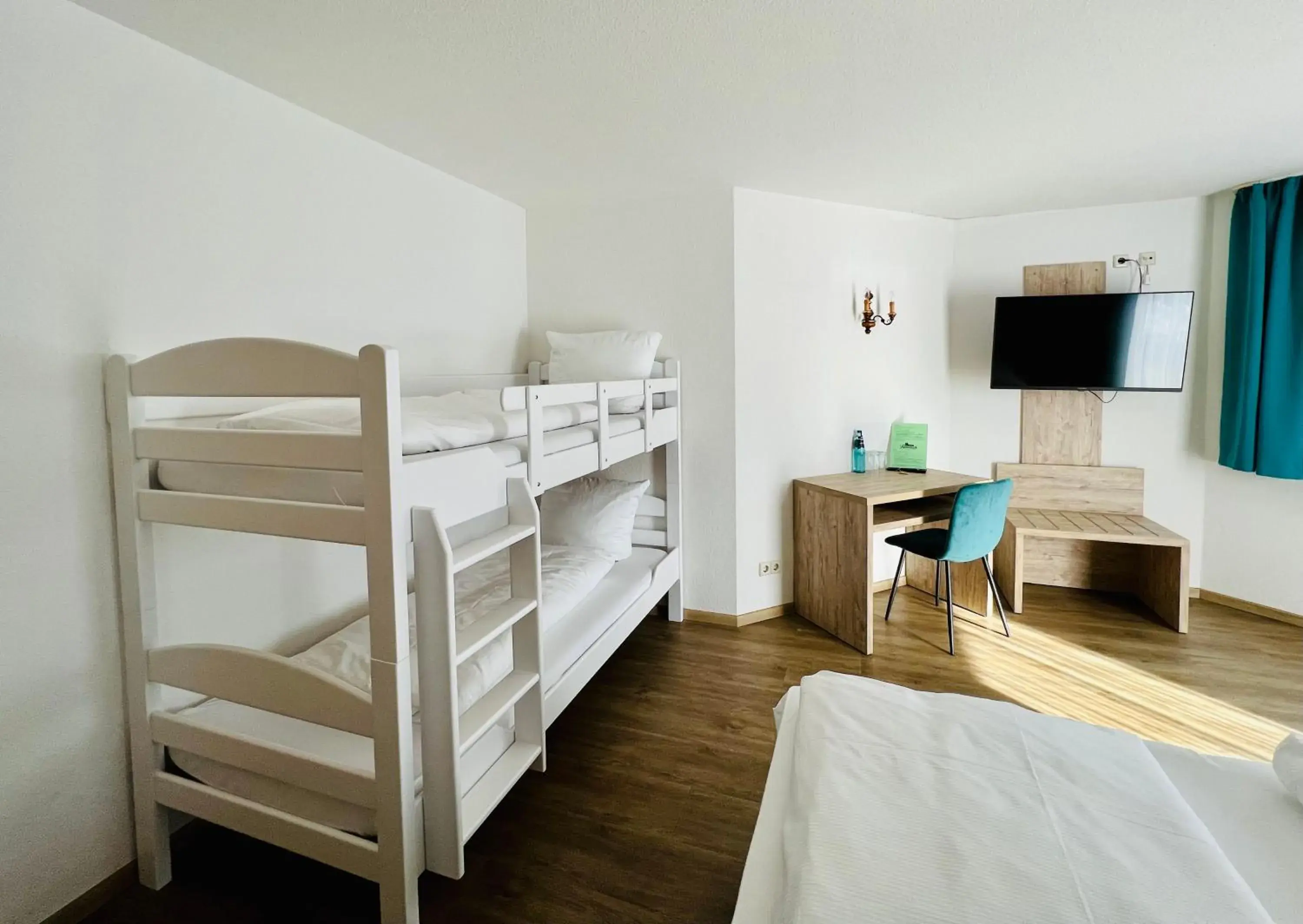 Standard Family Room in Landhotel Tanneneck - ideal für Gruppen, Familien und Hunde Standard Family Room in Landhotel Tanneneck - ideal für Gruppen, Familien und Hunde