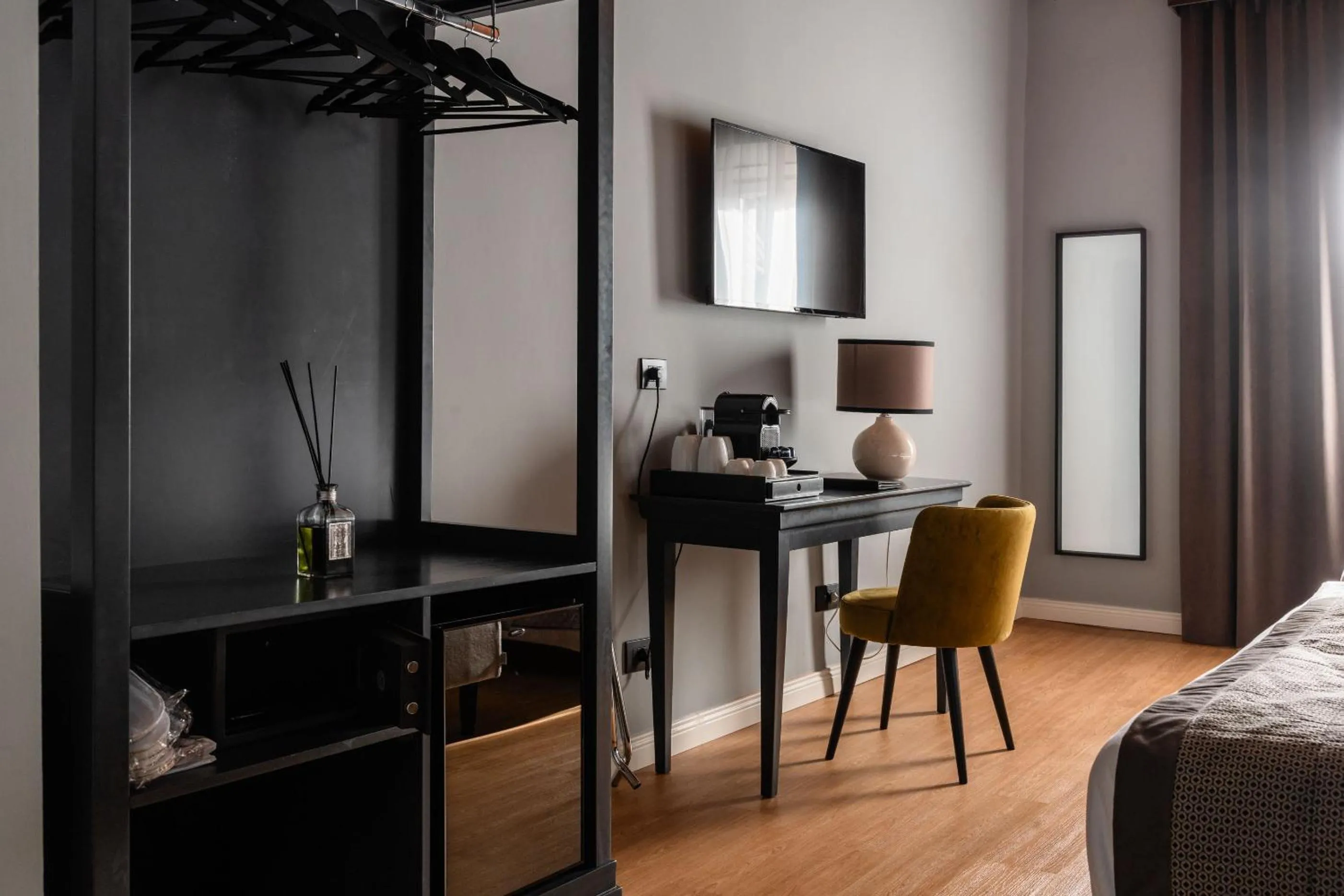 Bedroom, Bed in Flom Boutique Hotel