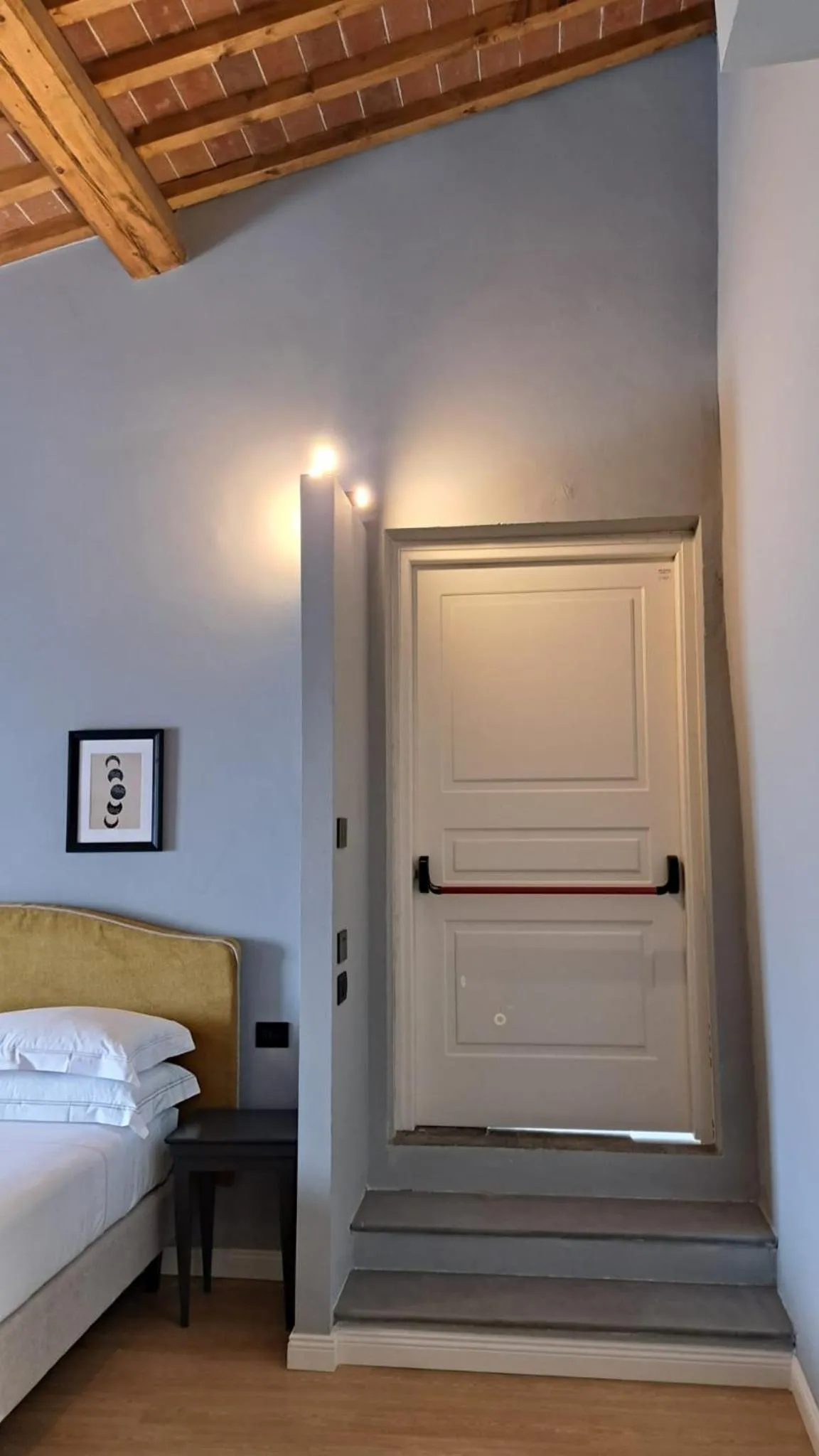 Bed in Flom Boutique Hotel