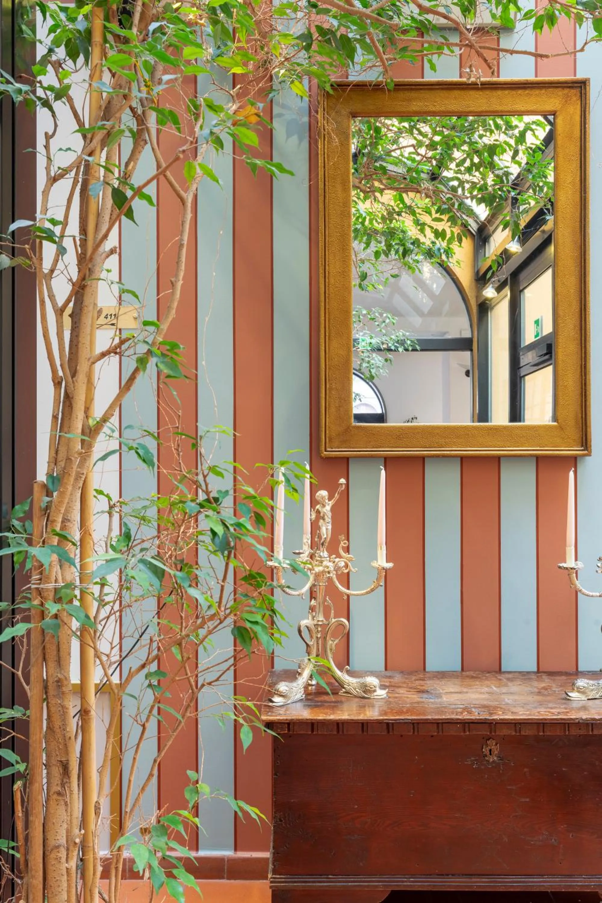 Decorative detail in Hotel Sanpi Milano