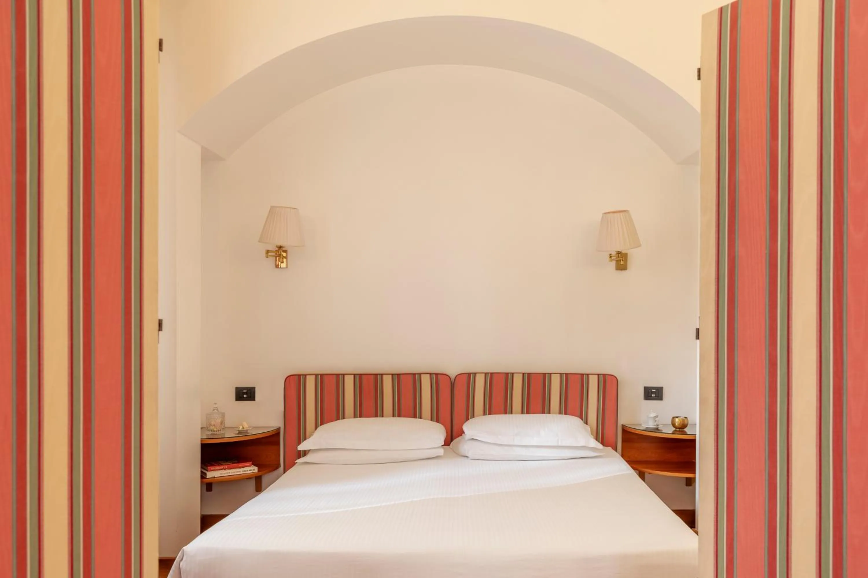 Bed in Hotel Sanpi Milano