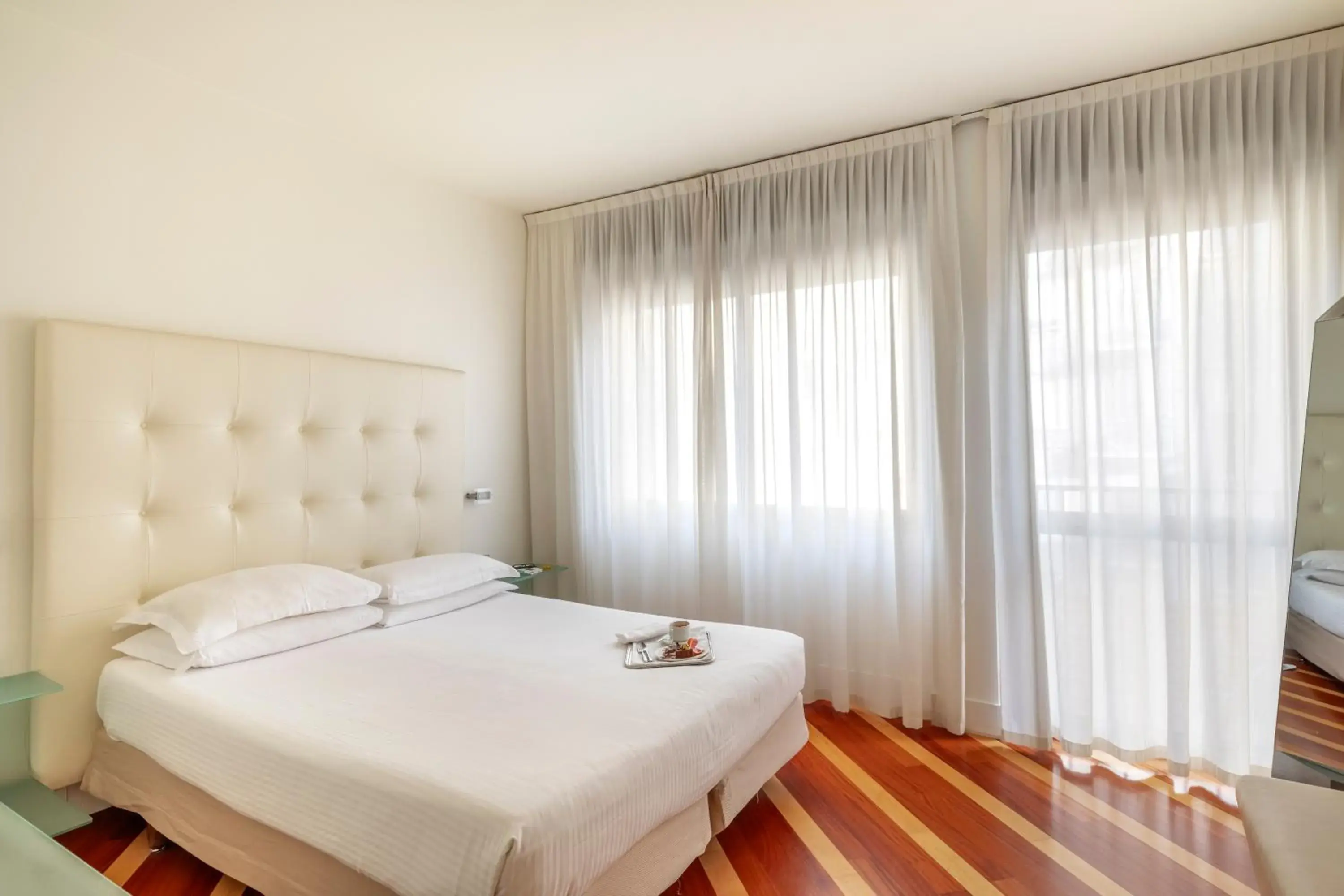 Photo of the whole room, Bed in Hotel Sanpi Milano Photo of the whole room, Bed in Hotel Sanpi Milano