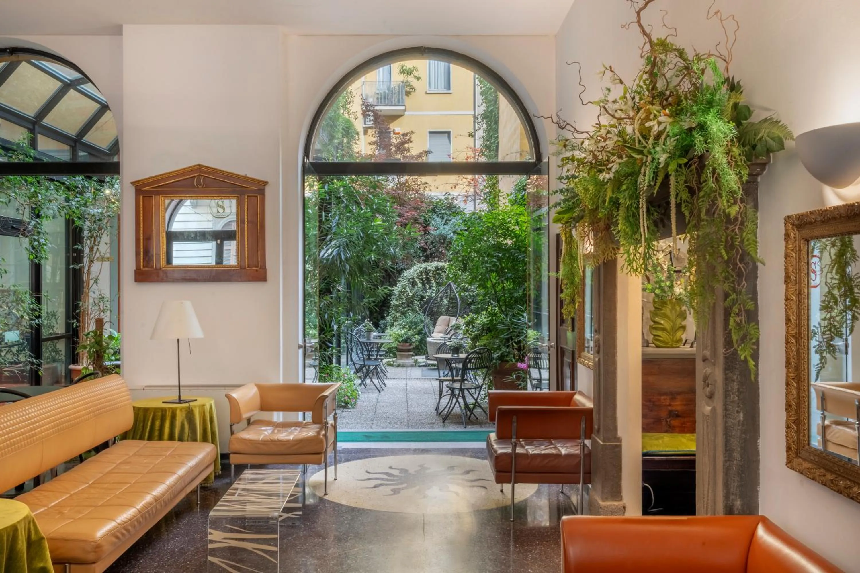 Patio in Hotel Sanpi Milano