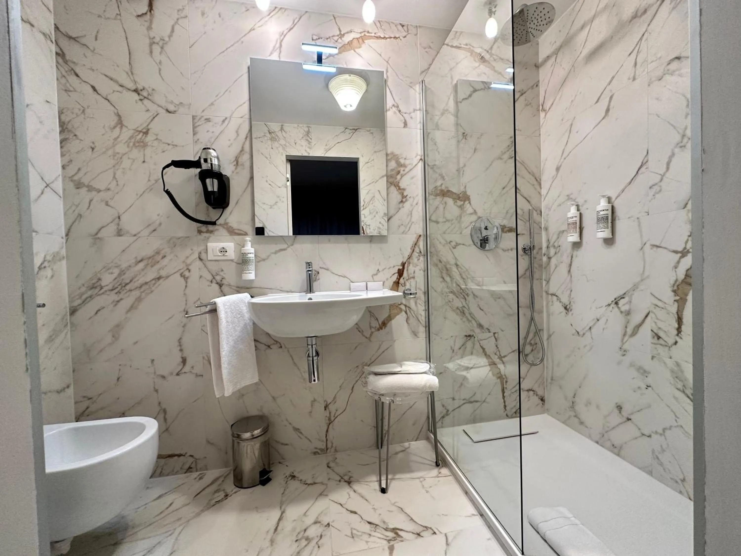 Bathroom in Hotel Sanpi Milano