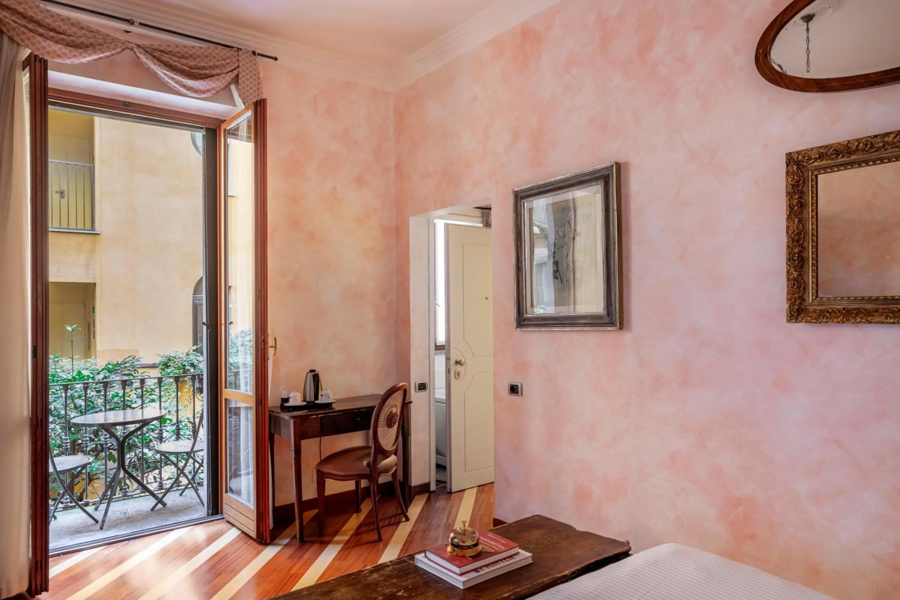 Bed in Hotel Sanpi Milano