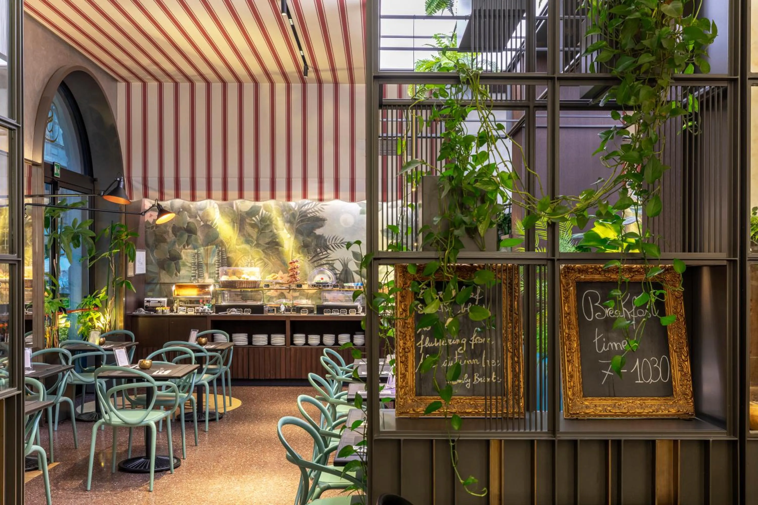 Breakfast in Hotel Sanpi Milano