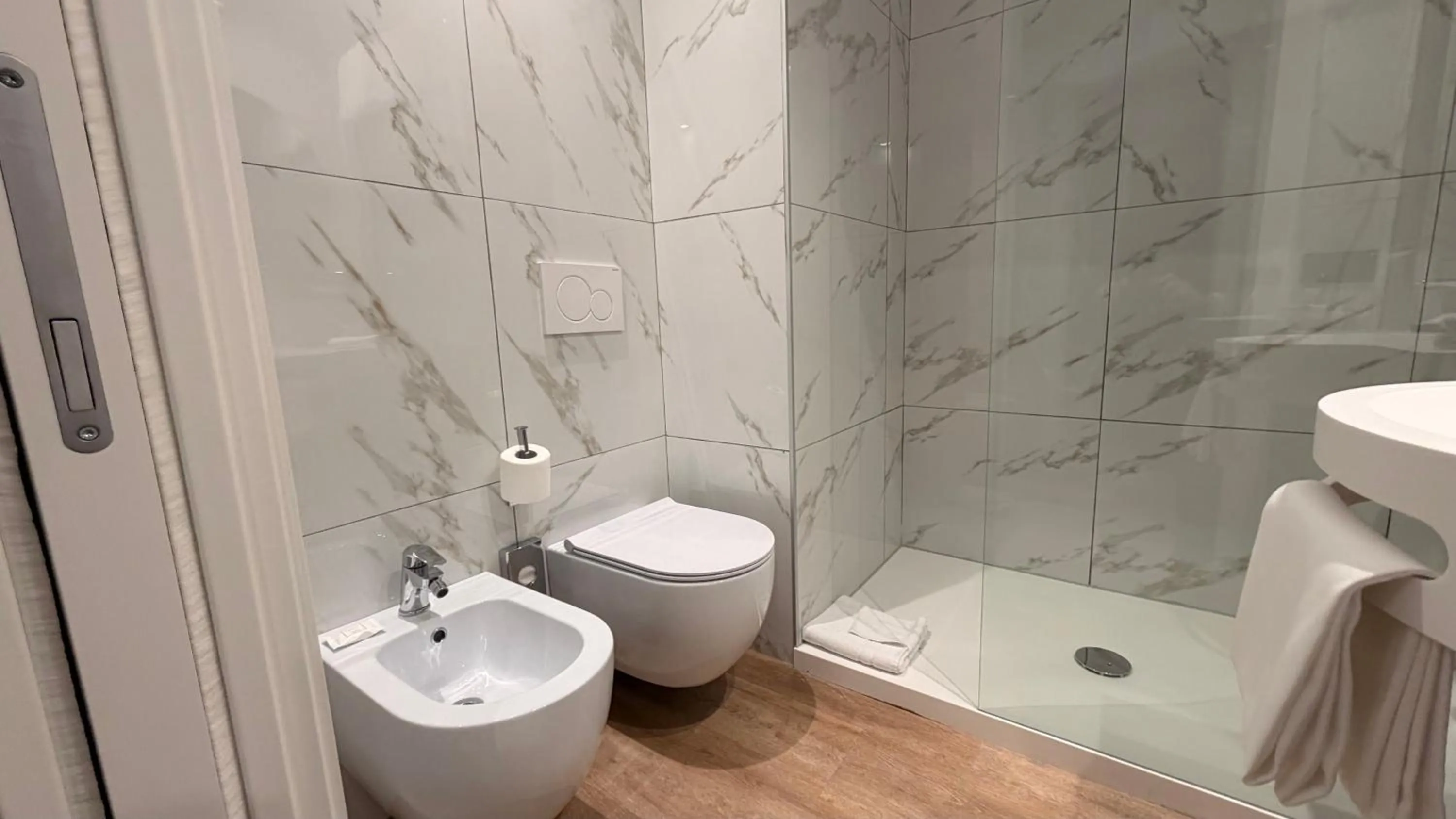 Bathroom in Hotel Astoria Sure Hotel Collection By Best Western