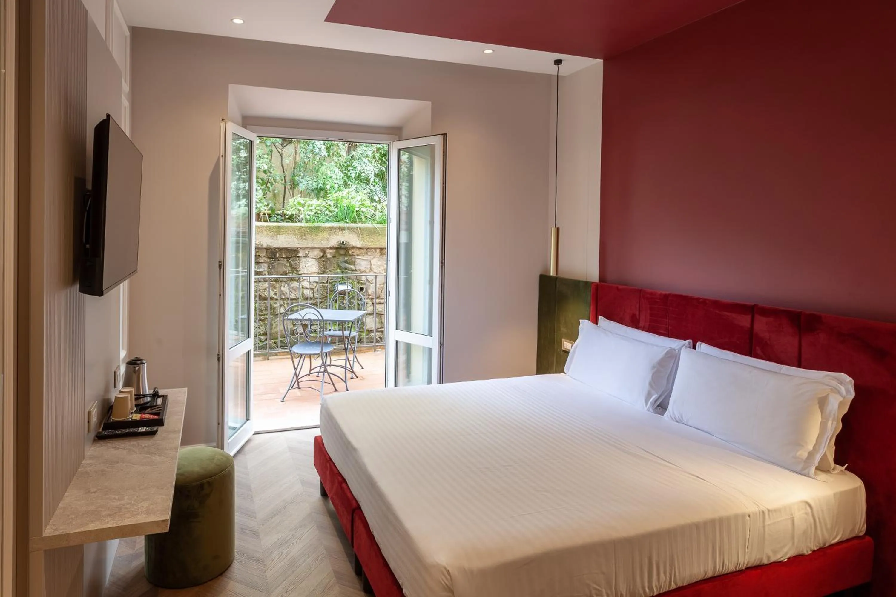 Balcony/Terrace, Bed in Hotel La Fortezza