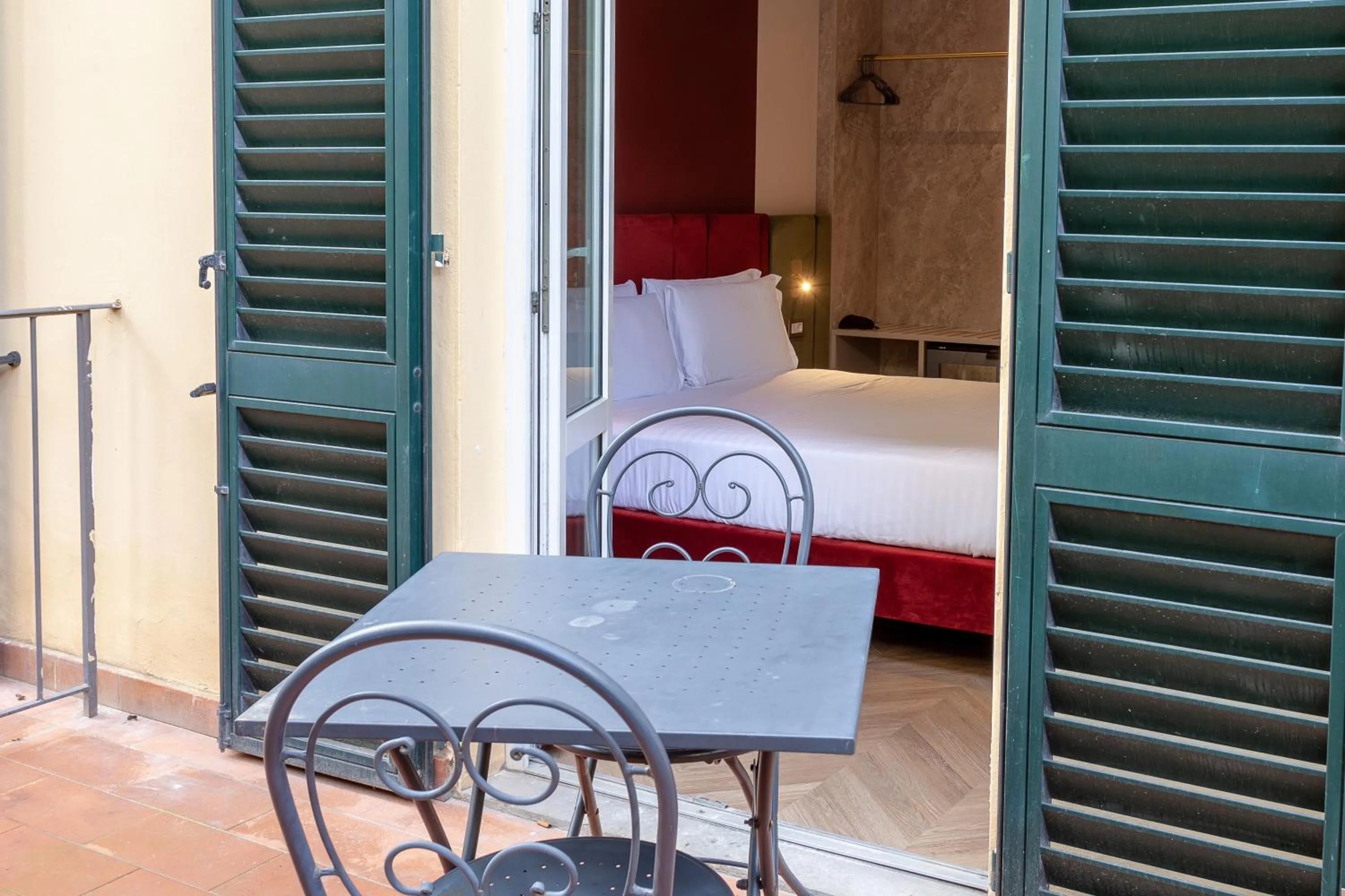 Balcony/Terrace, Bed in Hotel La Fortezza