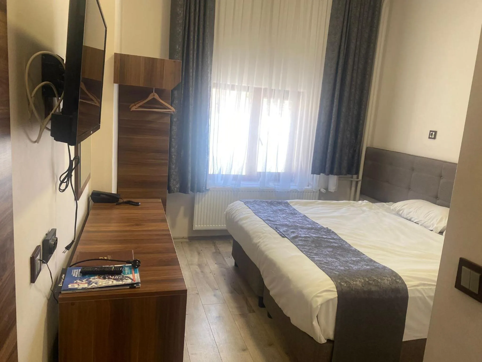 Bed in Zümrüt Palas Otel