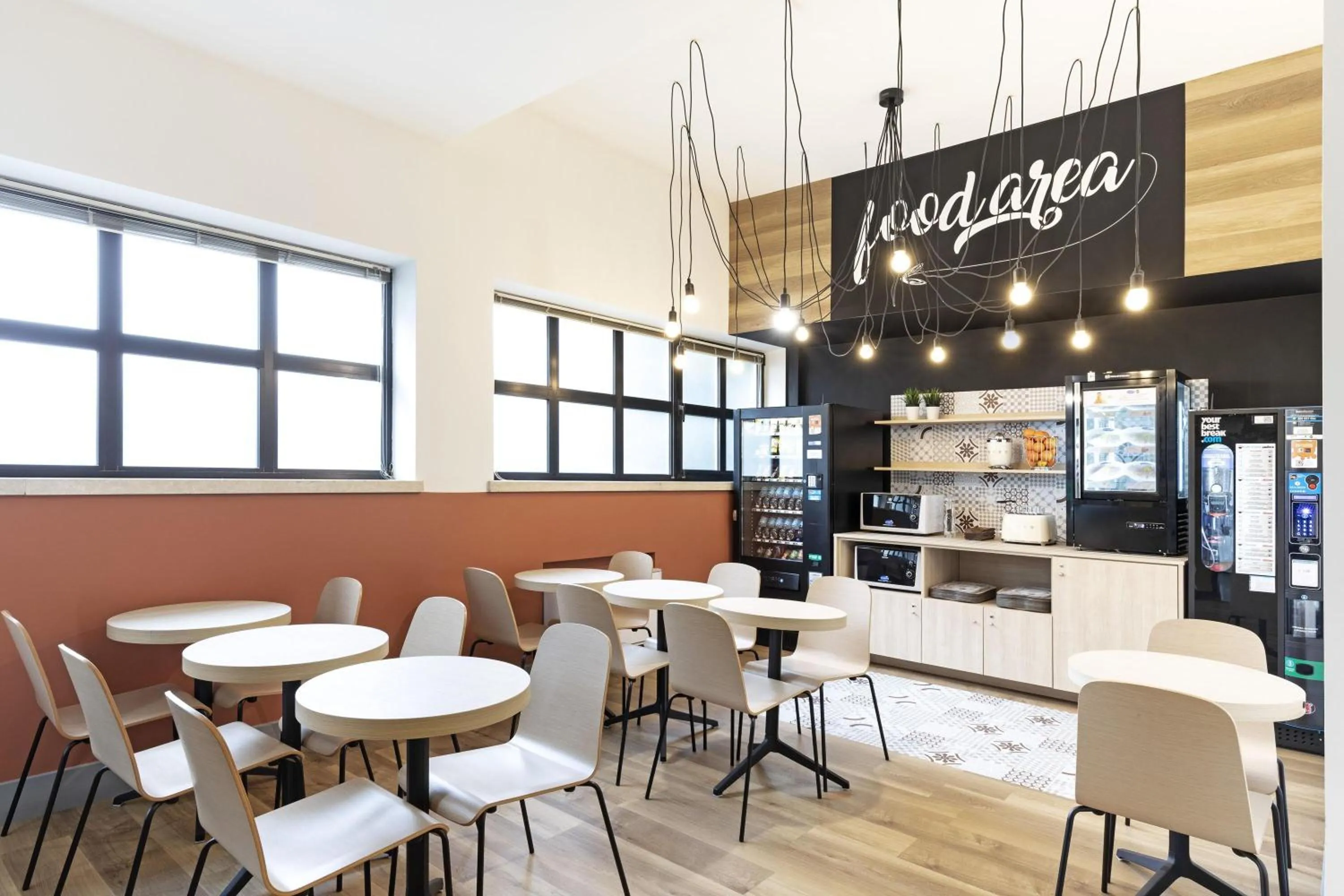 Lounge or bar in B&B Hotel Verona