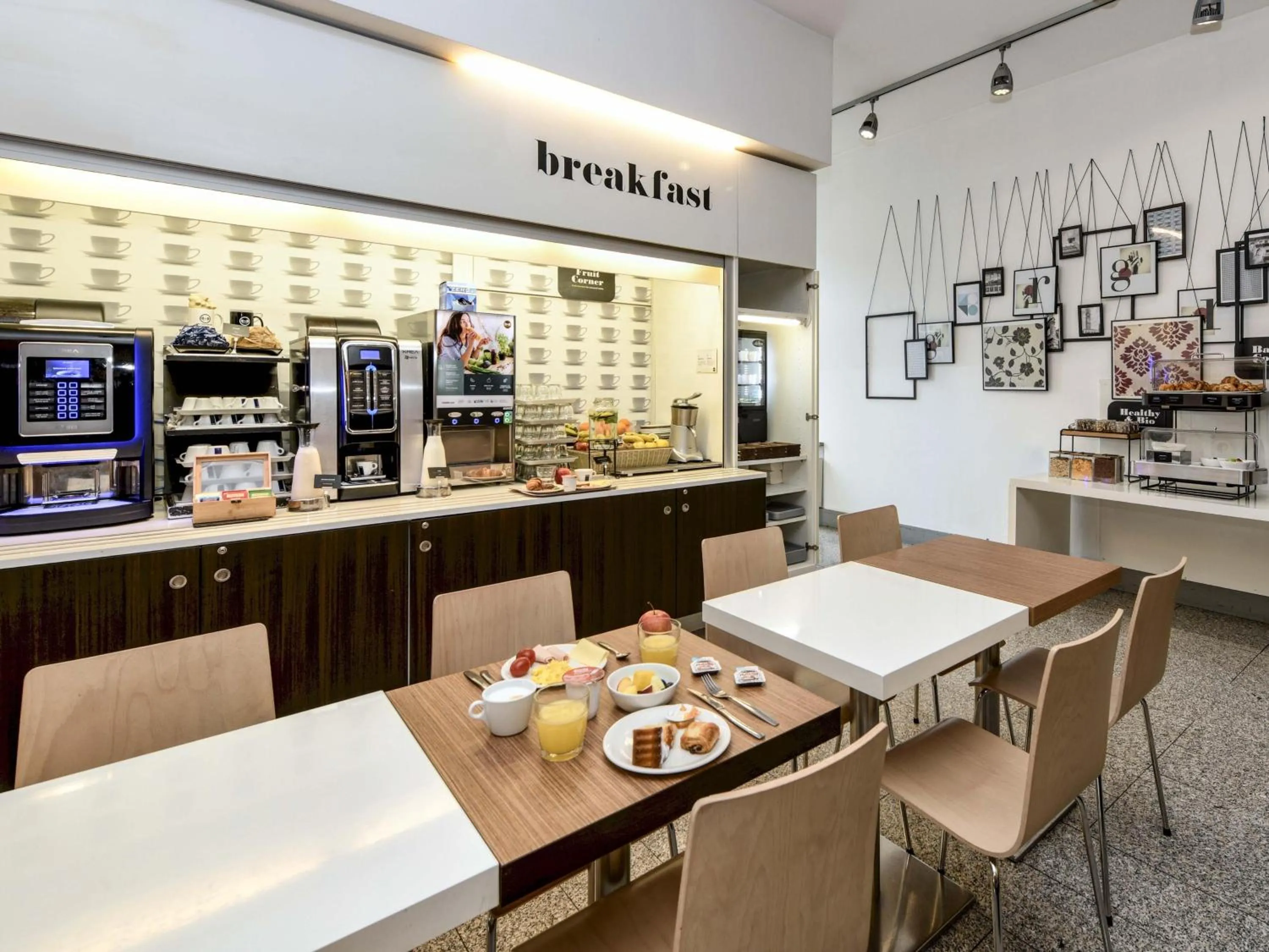 Restaurant/places to eat in B&B Hotel Verona