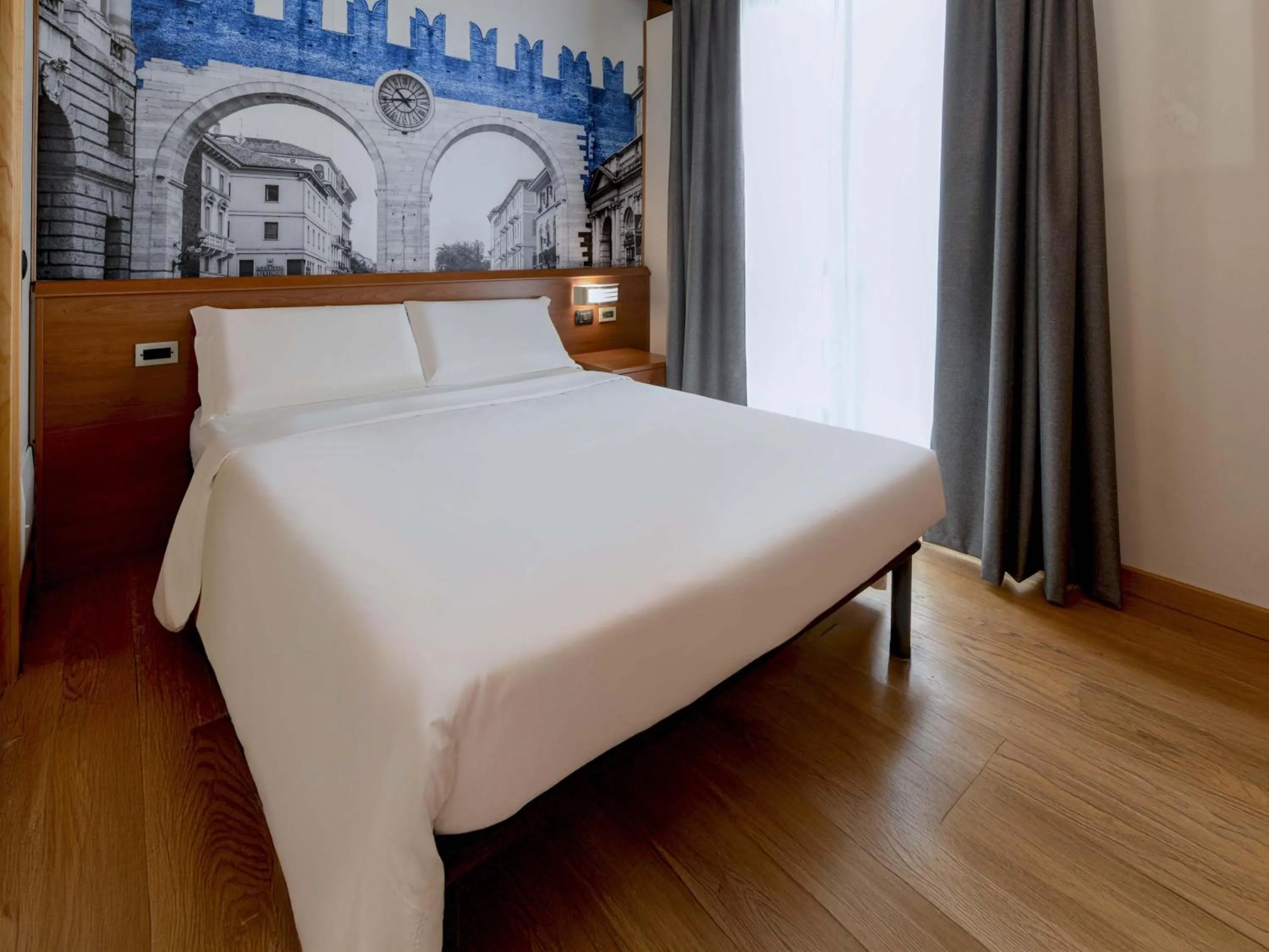 Photo of the whole room, Bed in B&B Hotel Verona