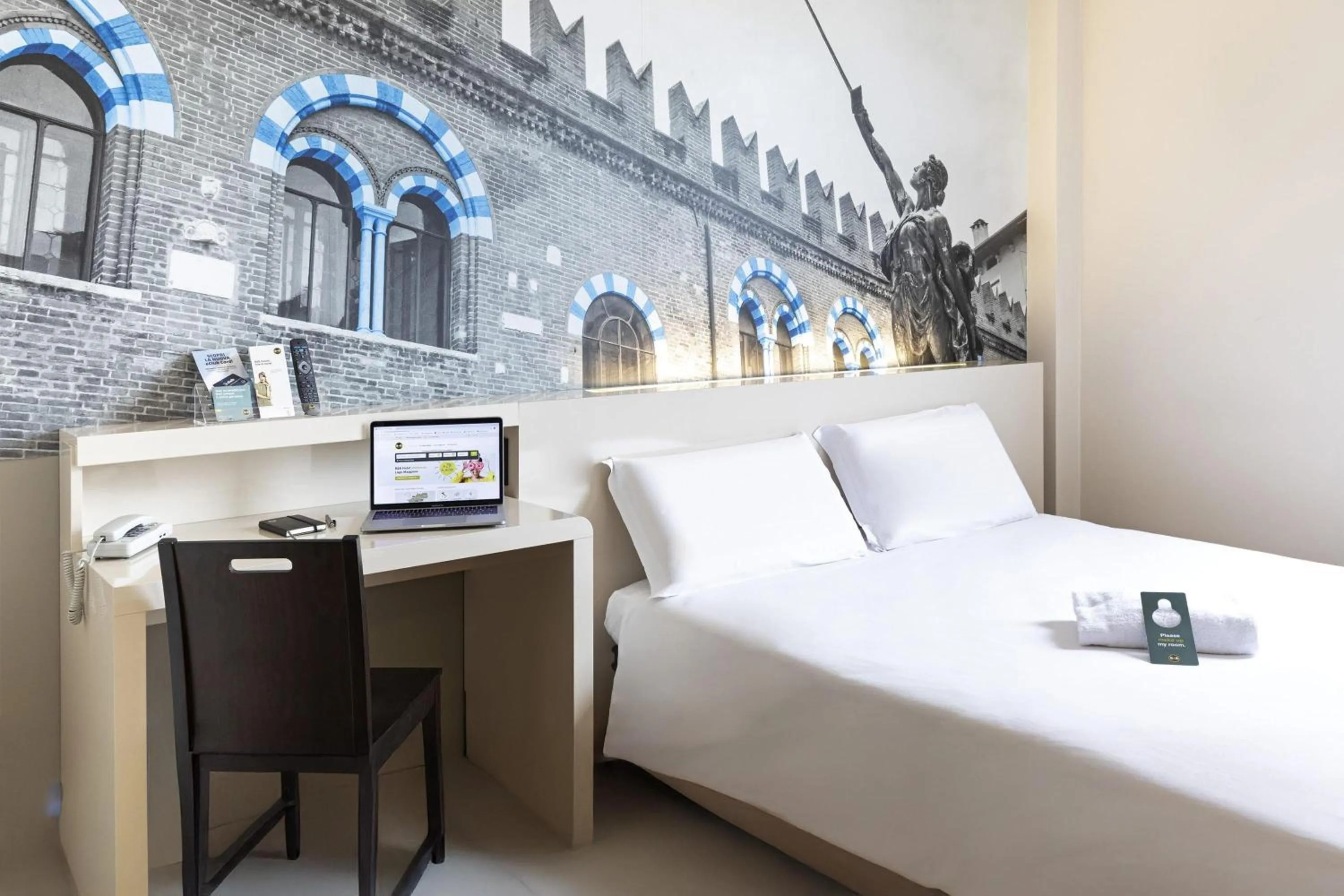 Photo of the whole room, Bed in B&B Hotel Verona