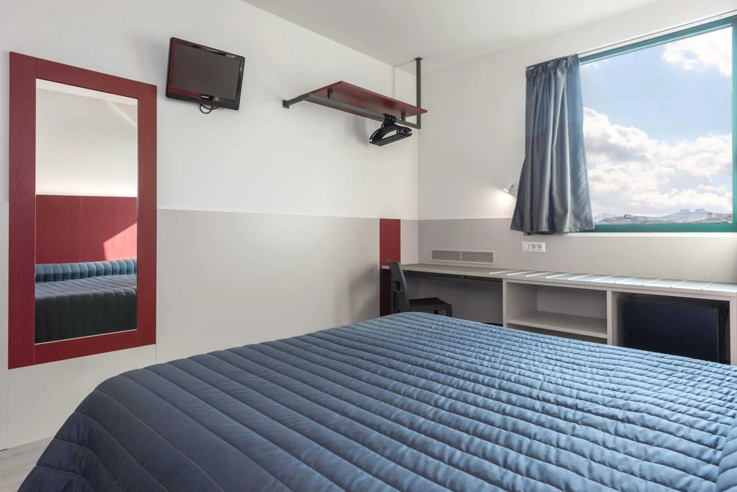 Photo of the whole room, Bed in Hotel Porta Palio