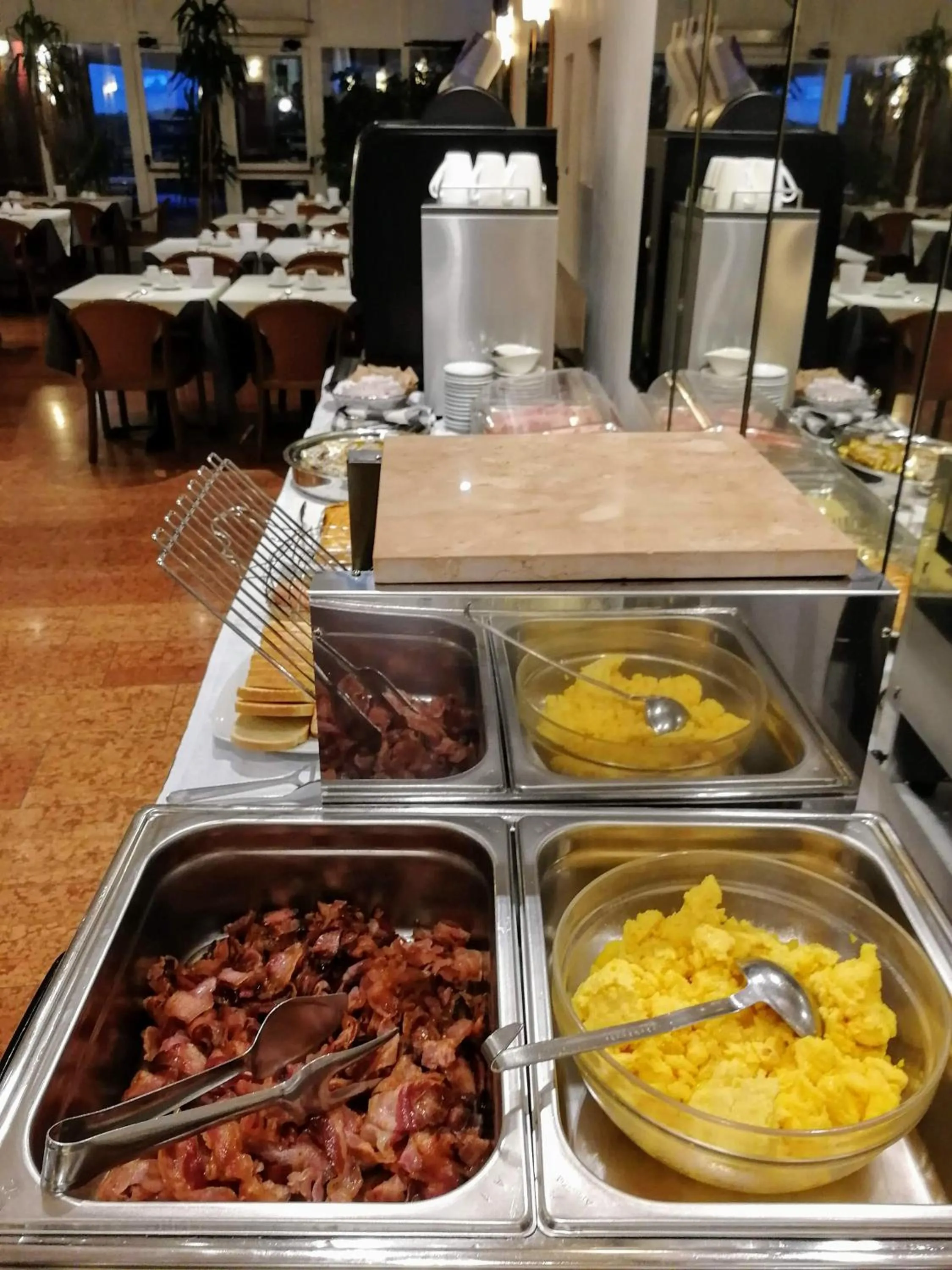 Buffet breakfast in Hotel Porta Palio