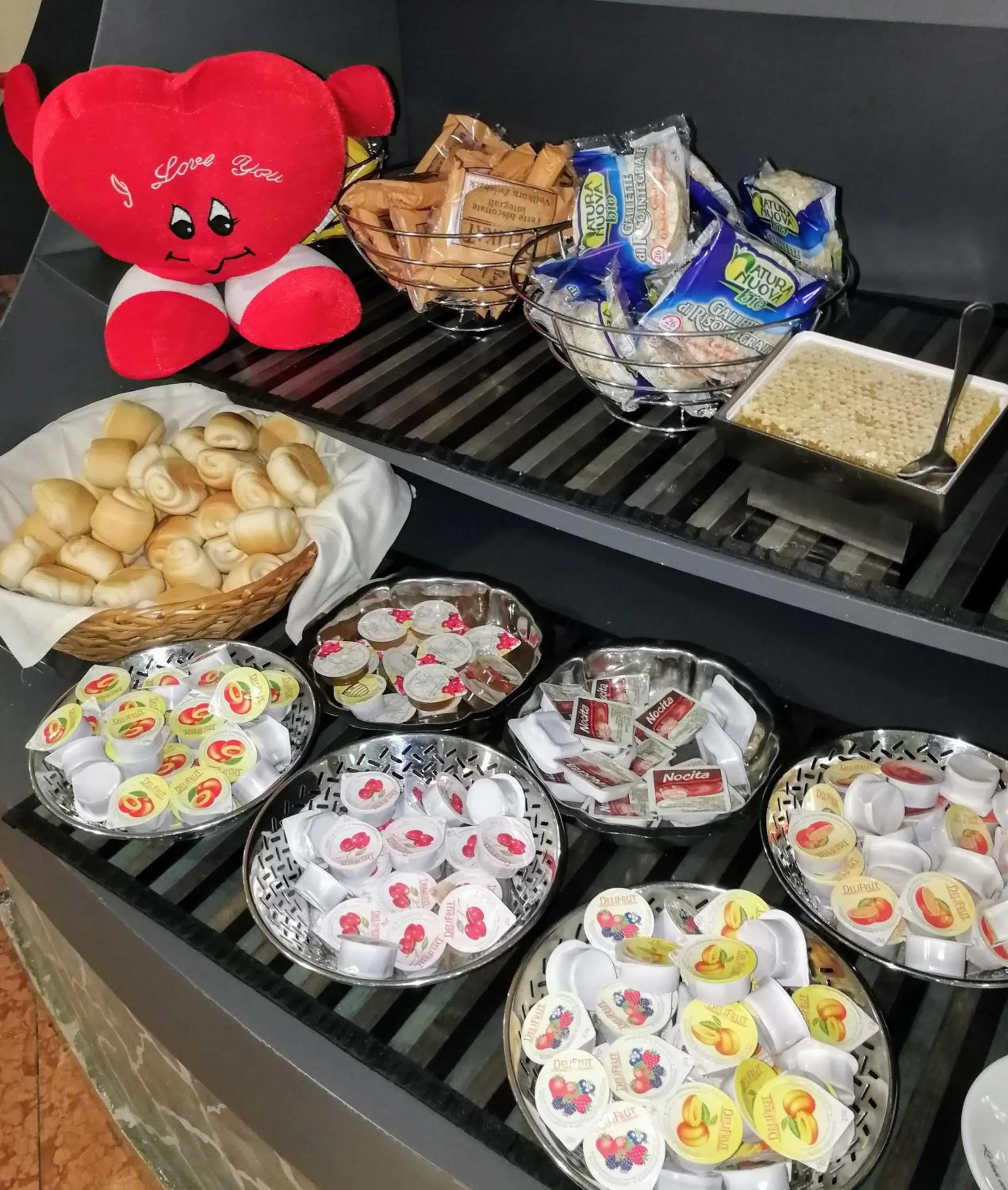 Buffet breakfast in Hotel Porta Palio