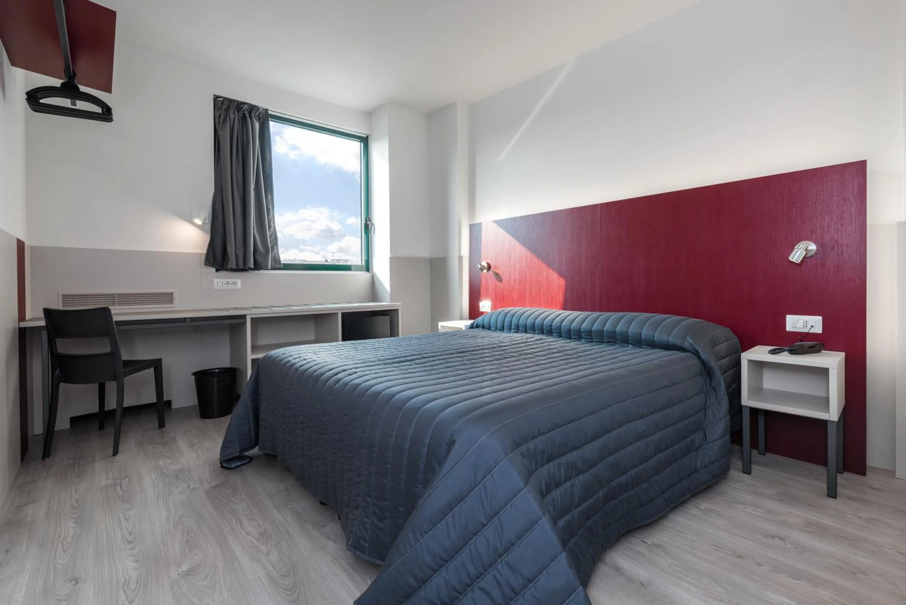 Photo of the whole room, Bed in Hotel Porta Palio