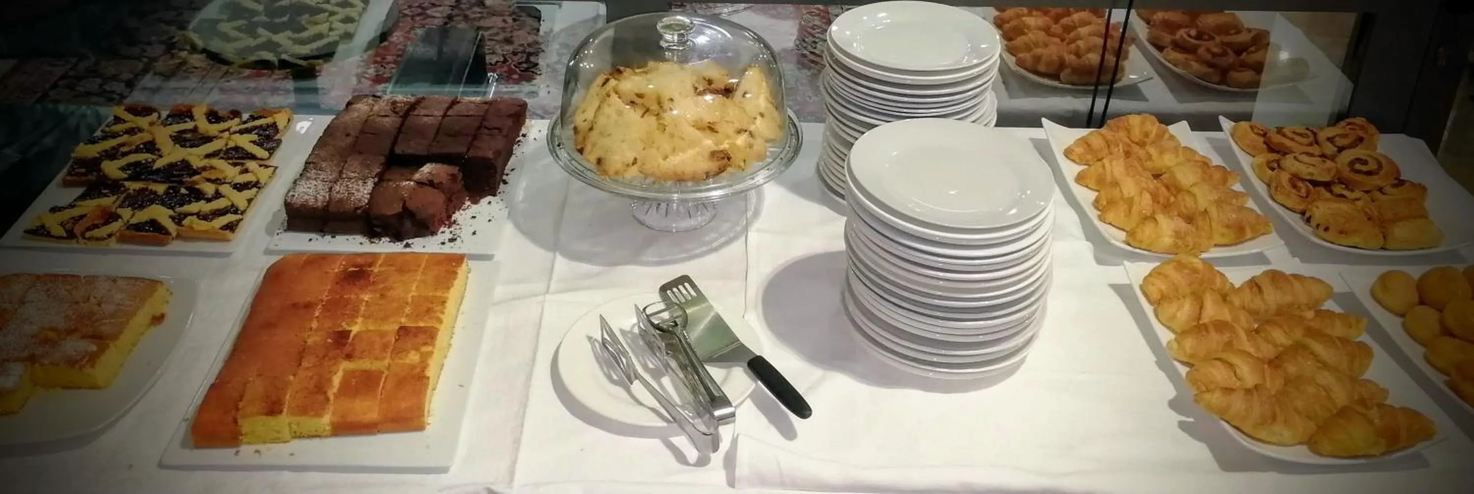 Buffet breakfast in Hotel Porta Palio