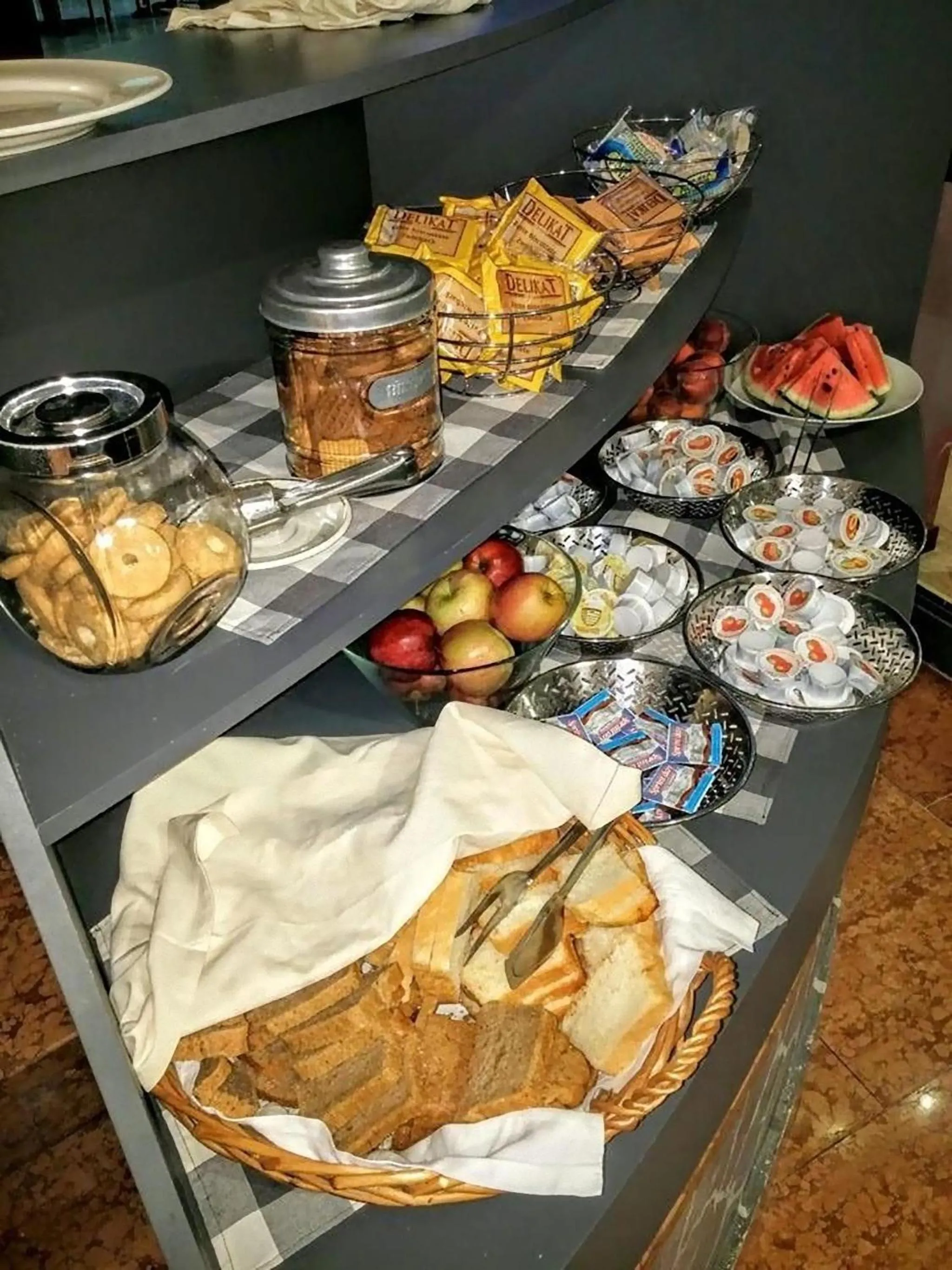 Buffet breakfast in Hotel Porta Palio