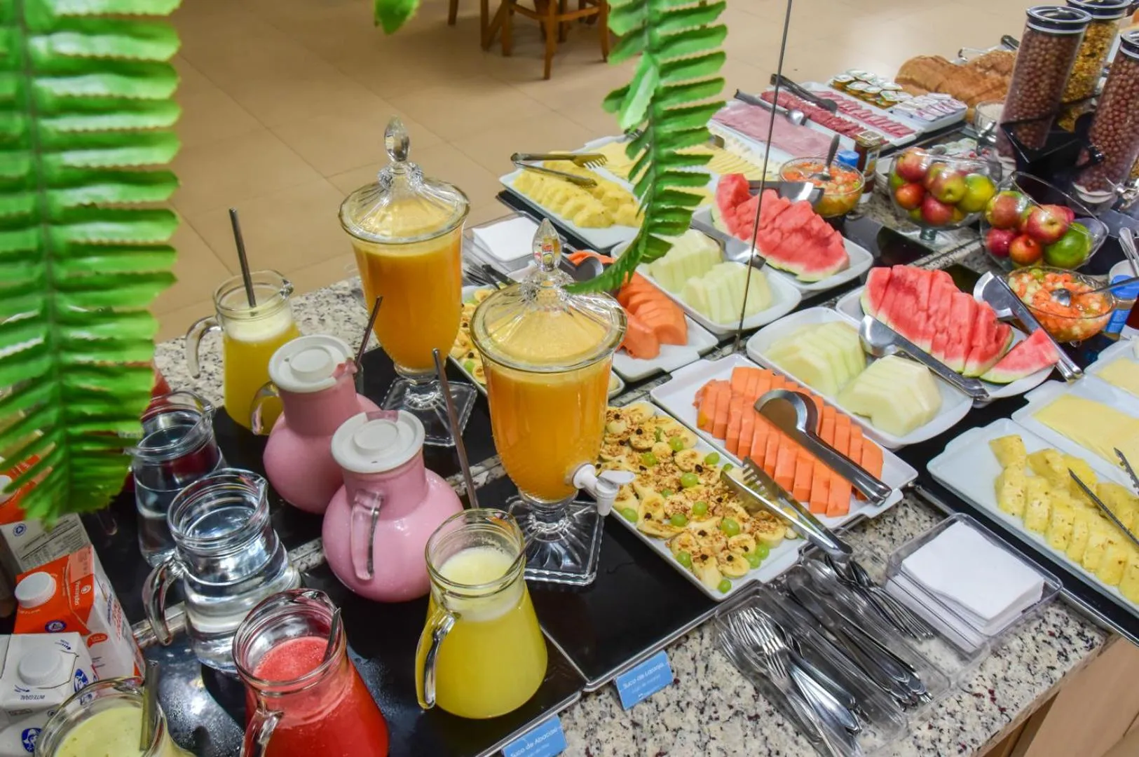 Breakfast in Hotel Plaza Garden