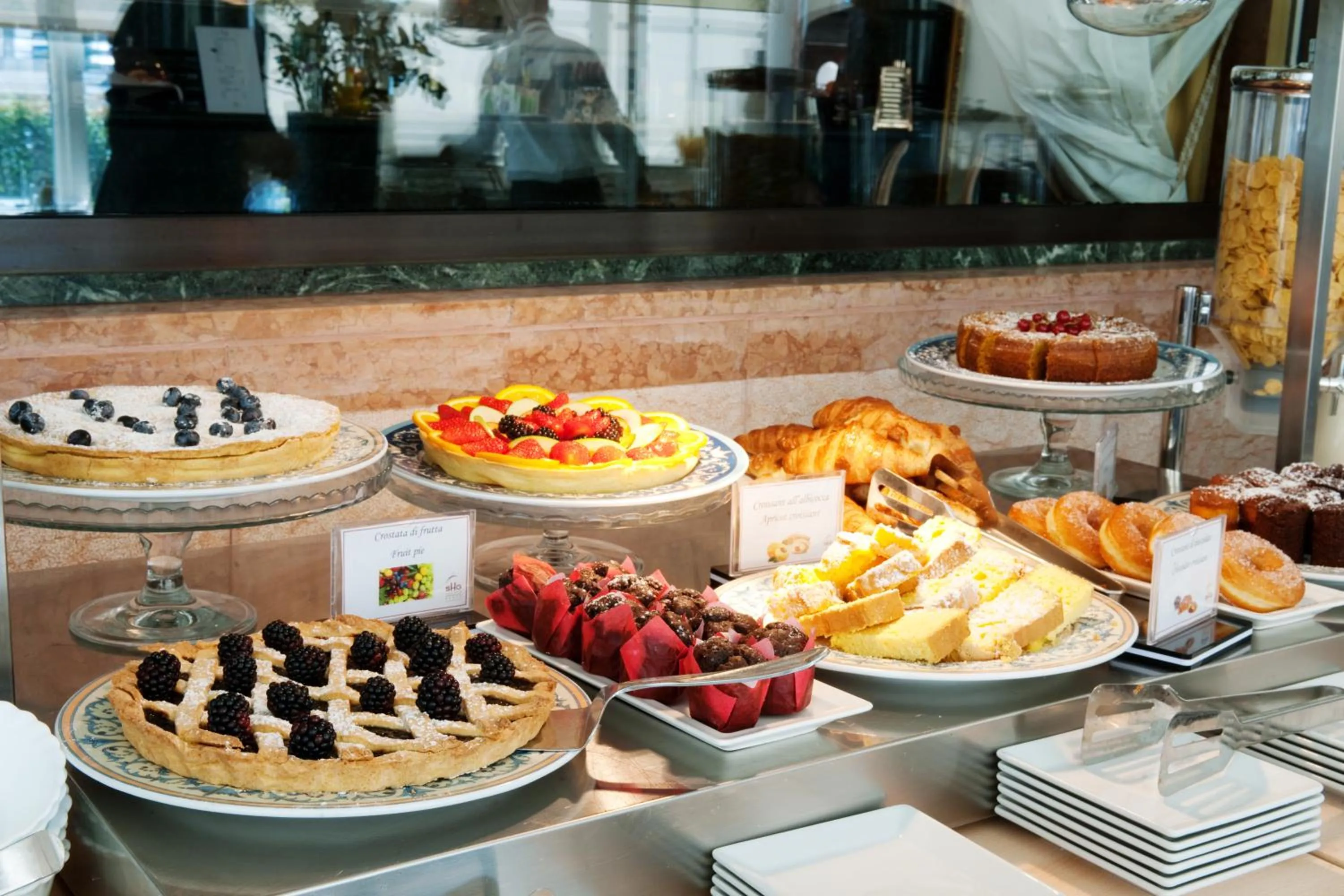 Buffet breakfast in Hotel Catullo