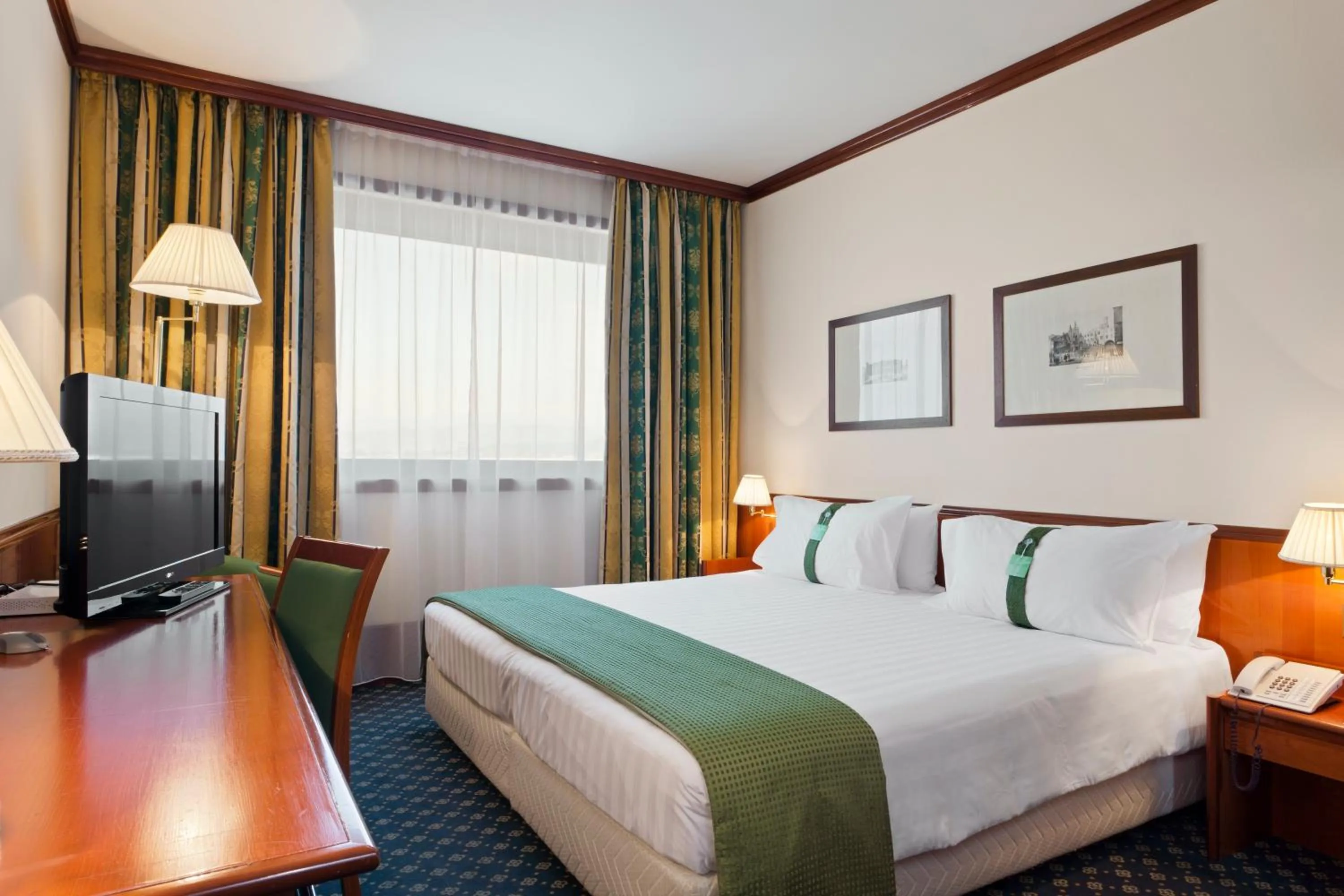 Bed in Hotel Catullo