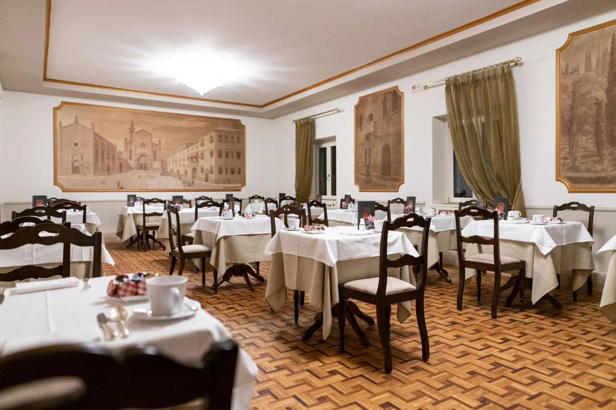 Restaurant/places to eat in Due Torri Hotel