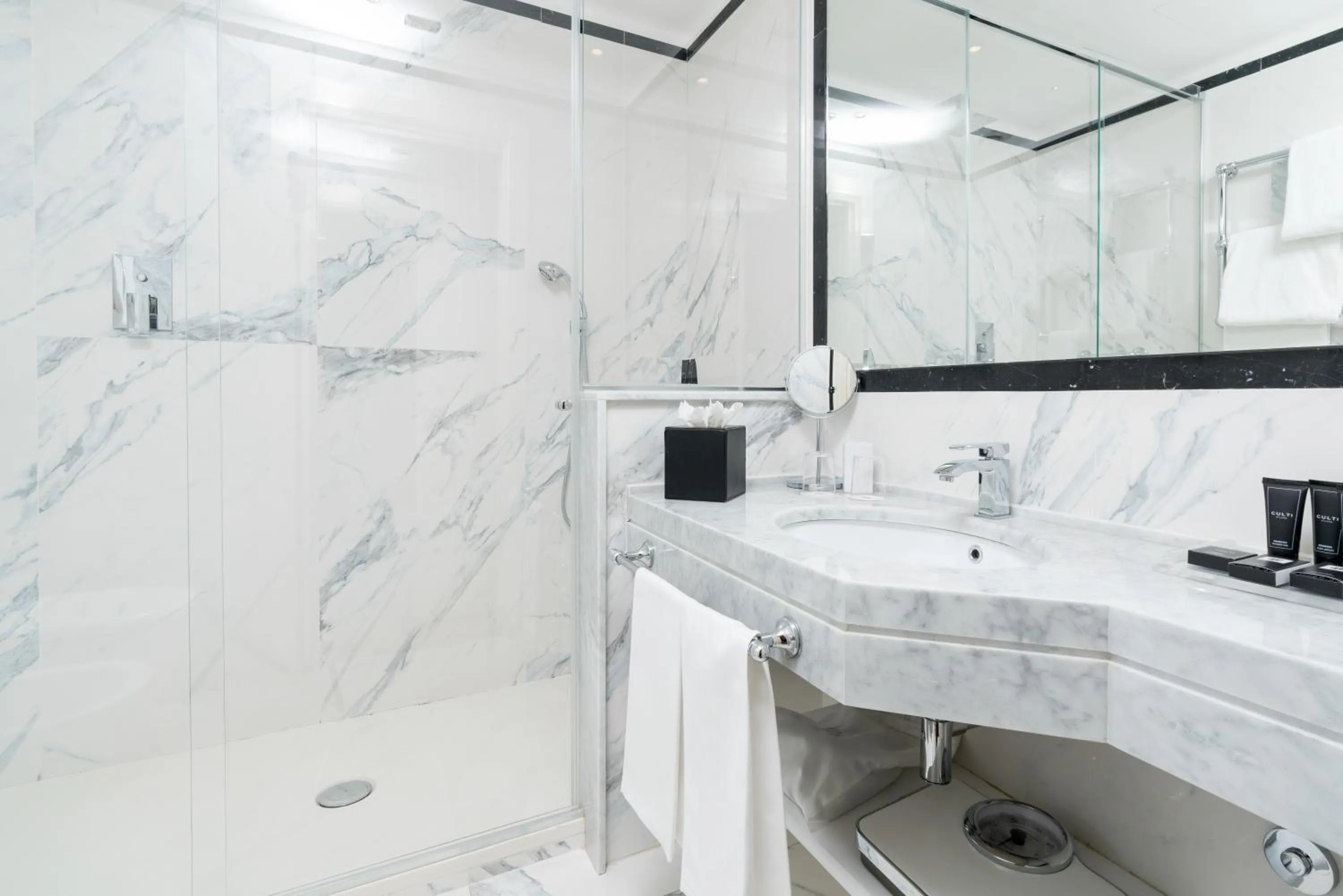 Bathroom in Hotel Bernini Palace