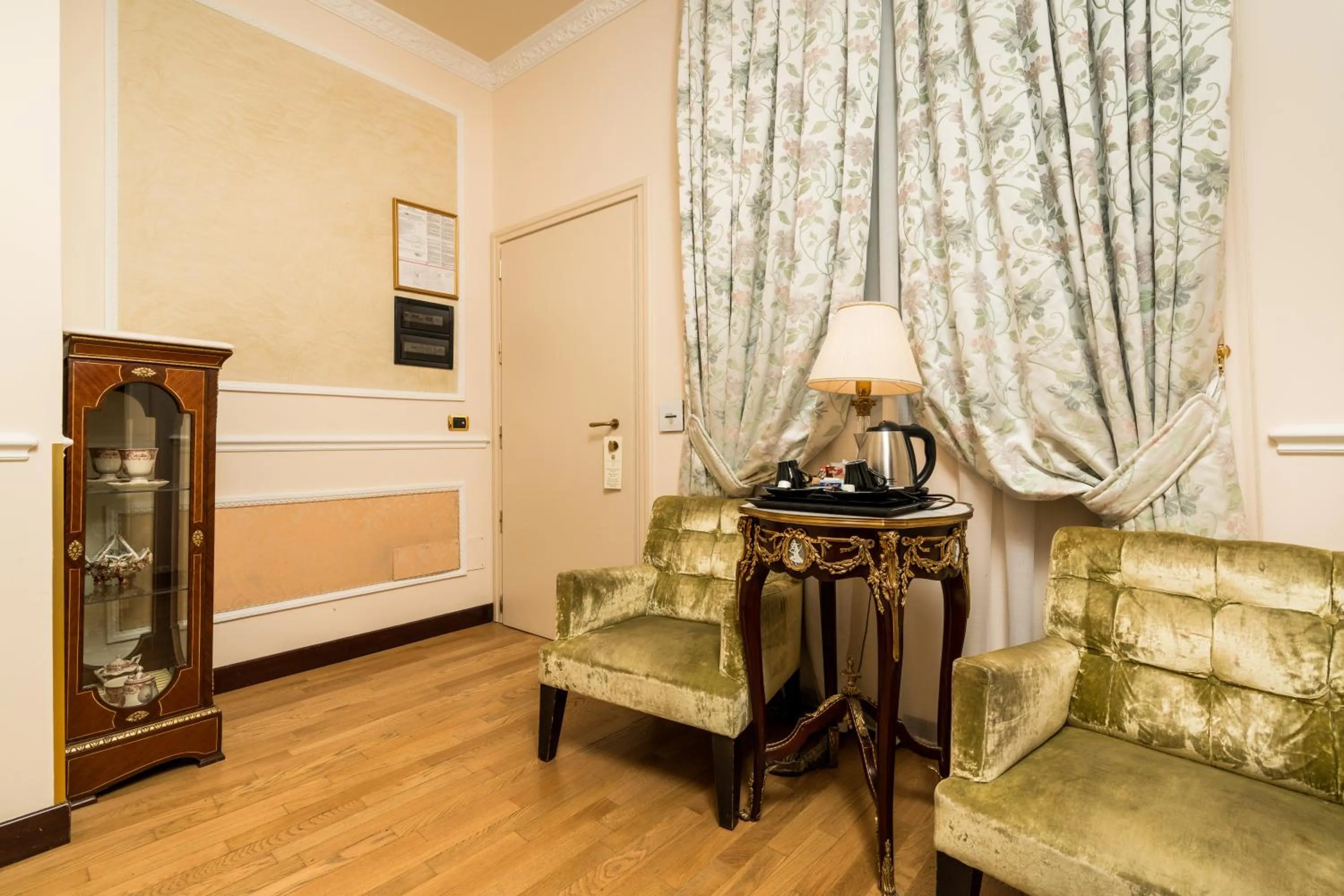 Coffee/tea facilities in Hotel Bernini Palace