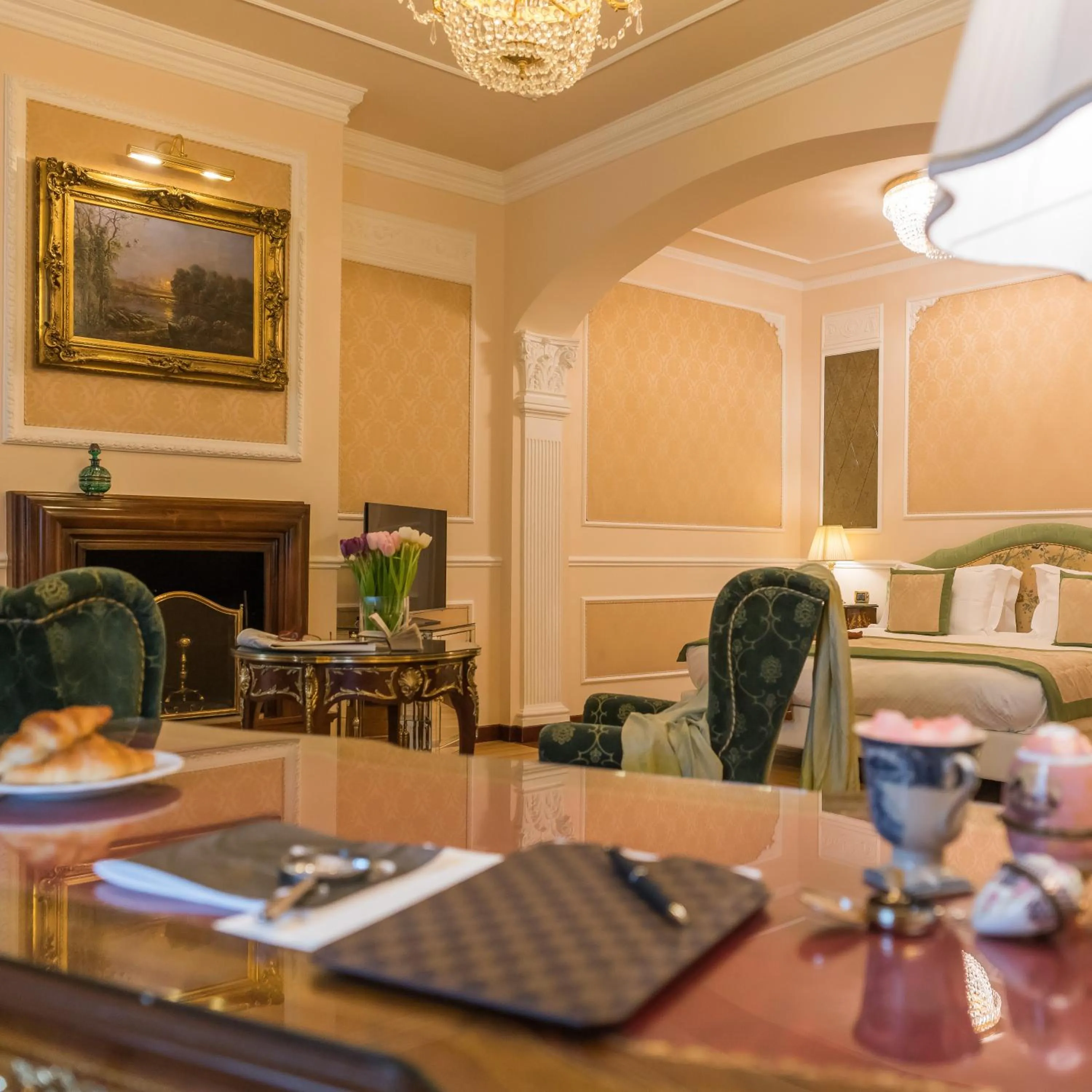 Seating area in Hotel Bernini Palace