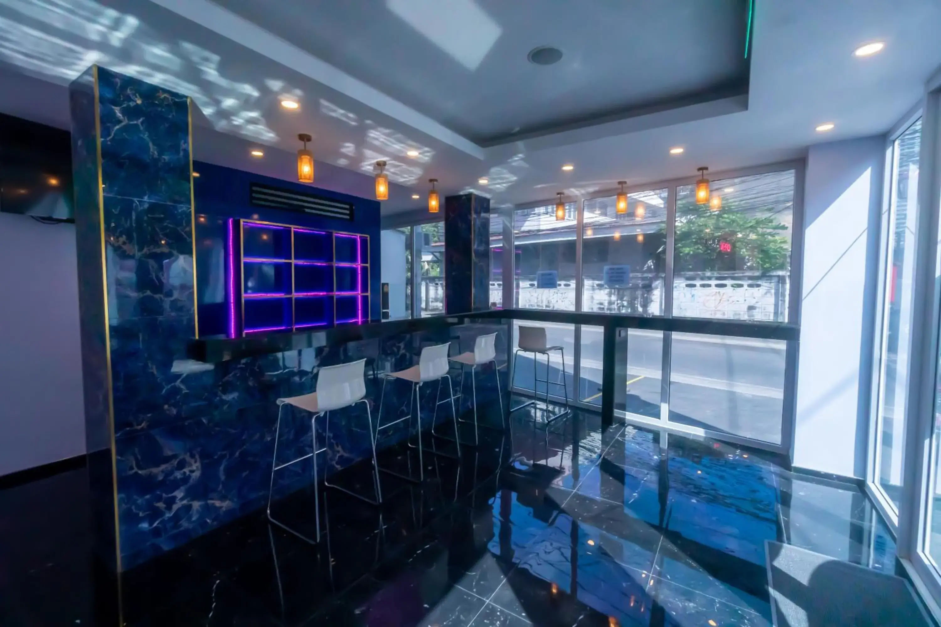 Lounge or bar in Spark Hotel - MRT Queen Sirikit - SHA Extra Plus Certified Lounge or bar in Spark Hotel - MRT Queen Sirikit - SHA Extra Plus Certified